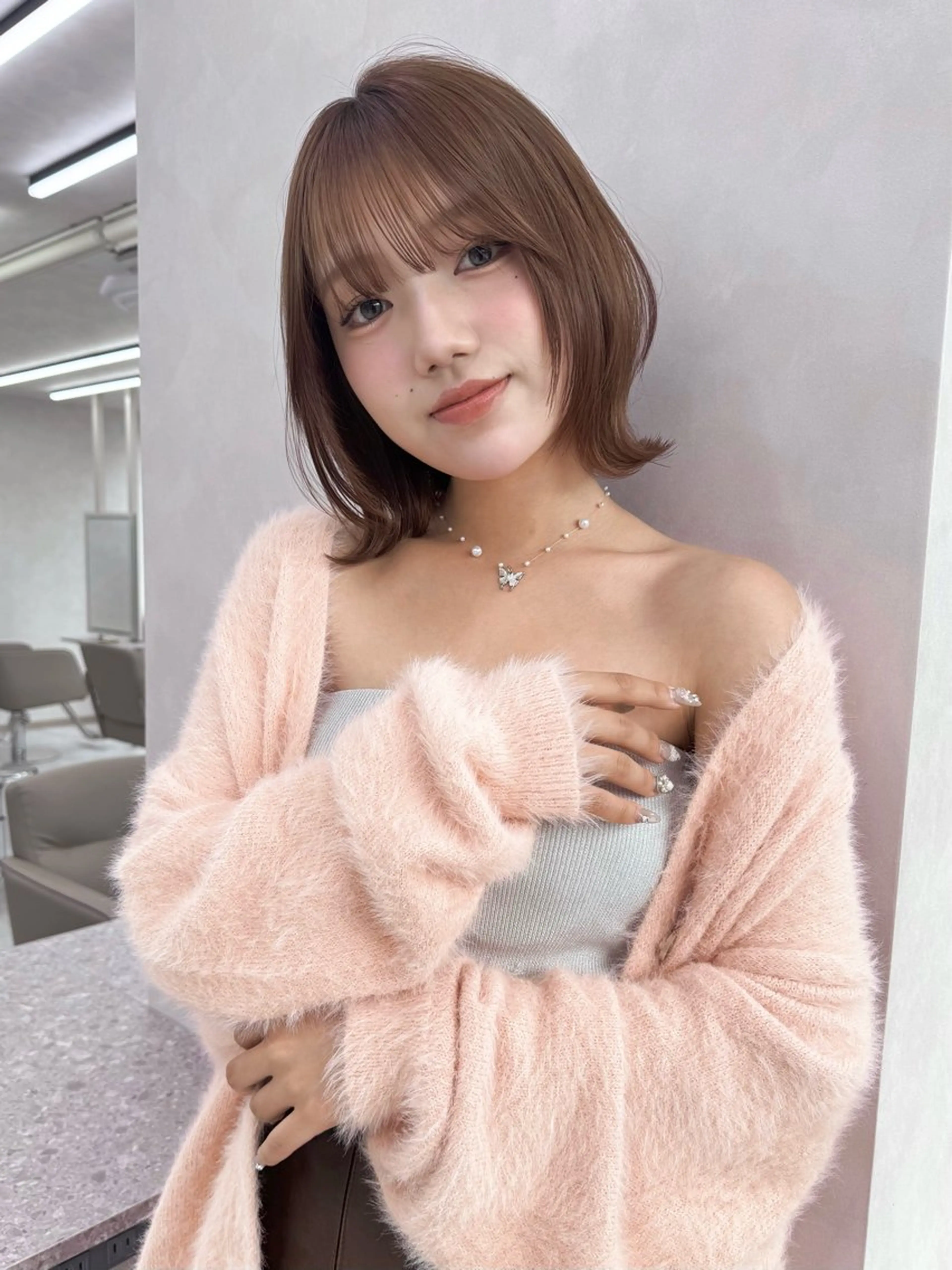ミディアム カット ハイトーンイヤリング カラー清水隆央のヘアスタイル