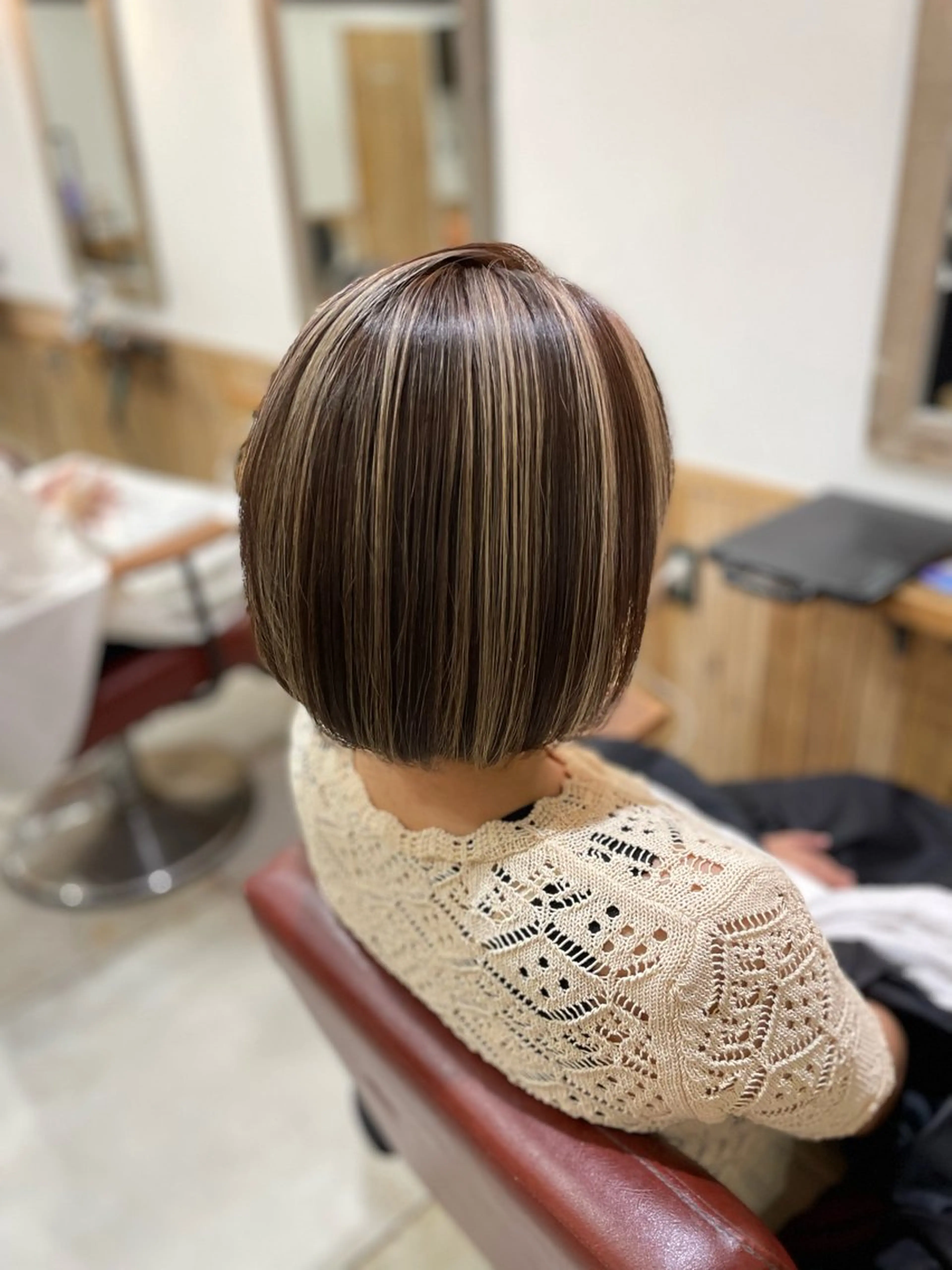 ミディアム カラー ヘアカラー Kana .のヘアスタイル