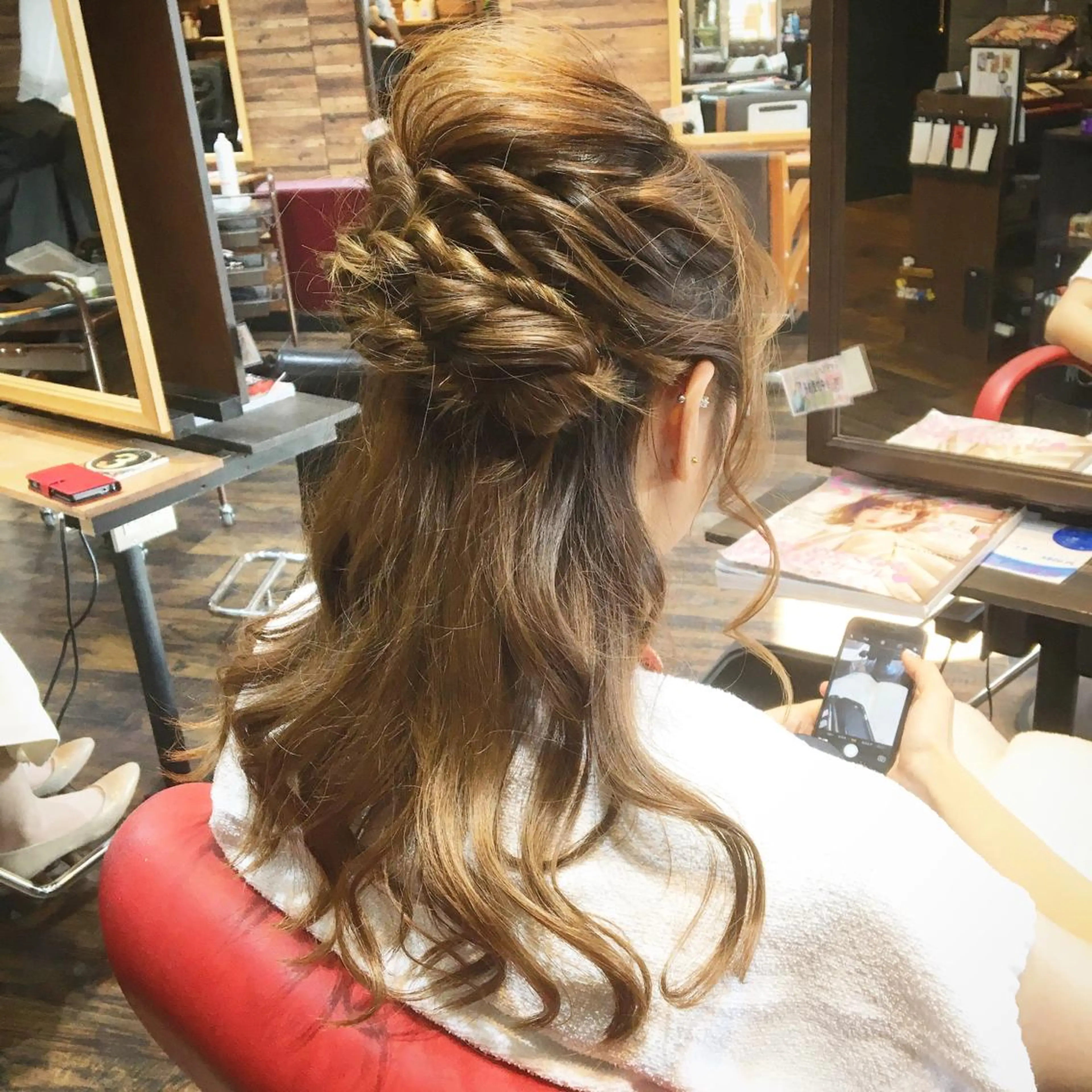 ロング ヘアアレンジ ハーフアップ MITSU ✂️のヘアスタイル