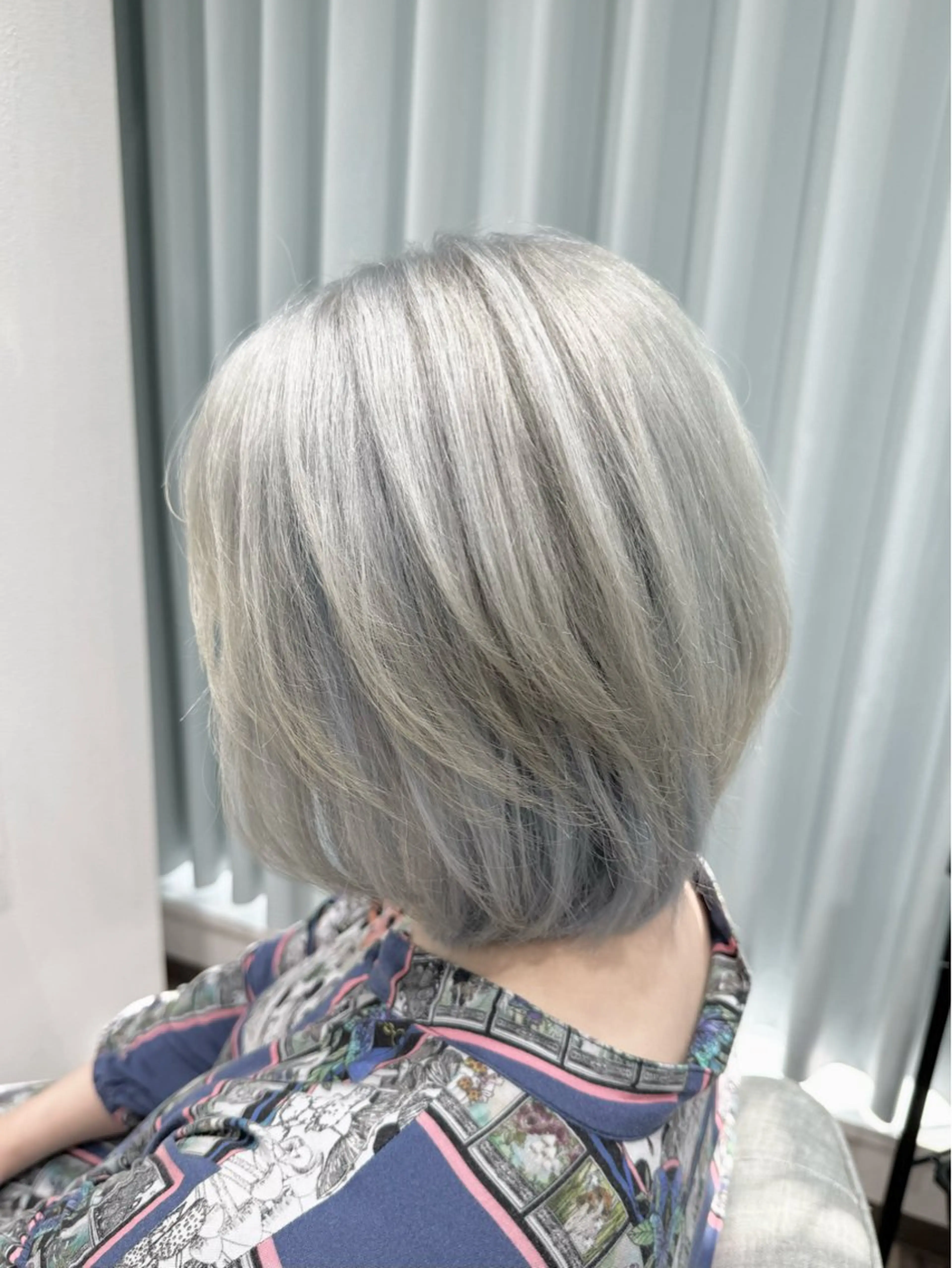 ショート カラー シルバー 縮毛矯正 トリートメント ハイトーン/美髪矯正 /ボブ特化/SOMAのヘアスタイル