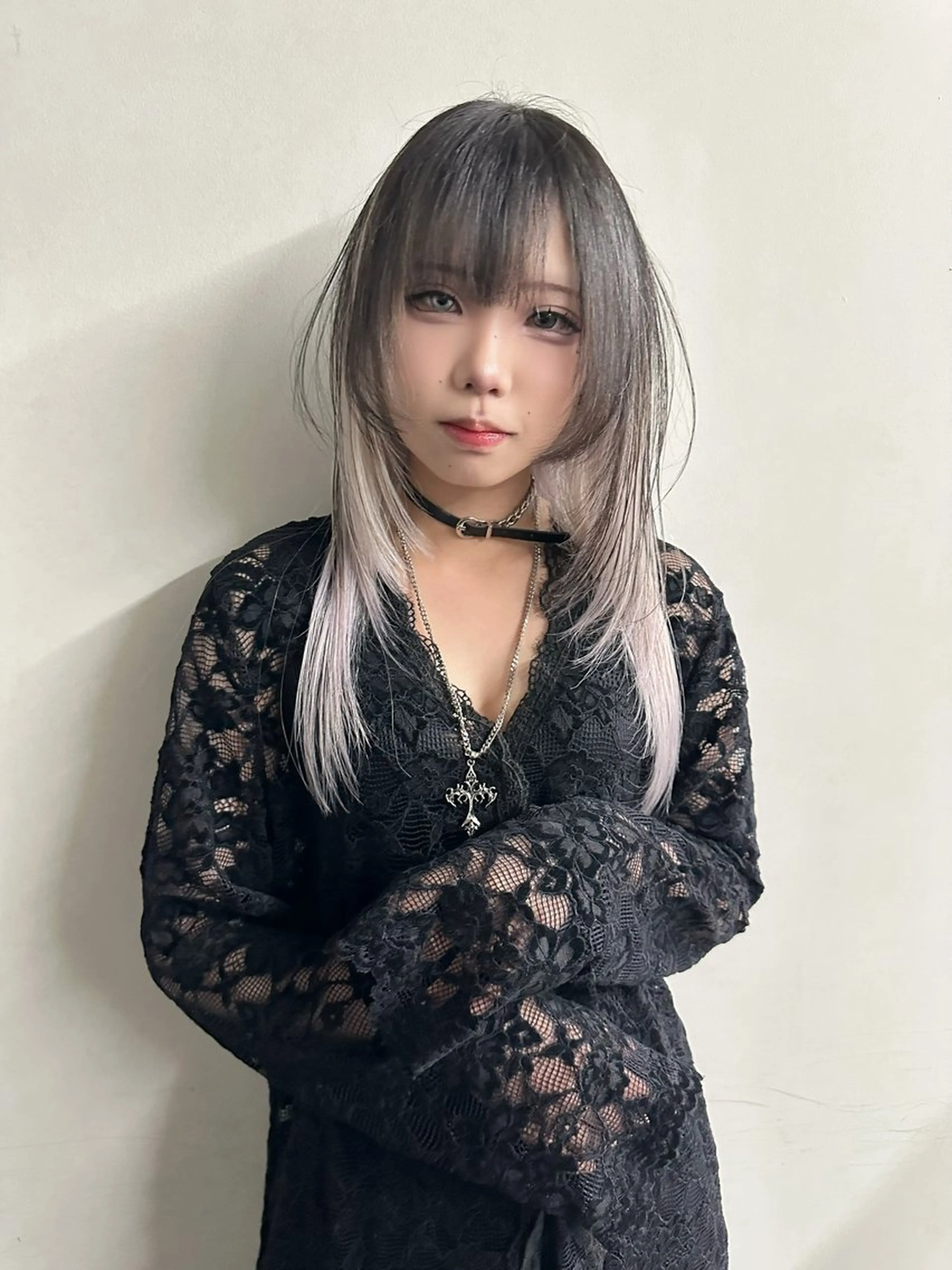 ロング カラー ウルフとハイトーン みっちー✂️のヘアスタイル