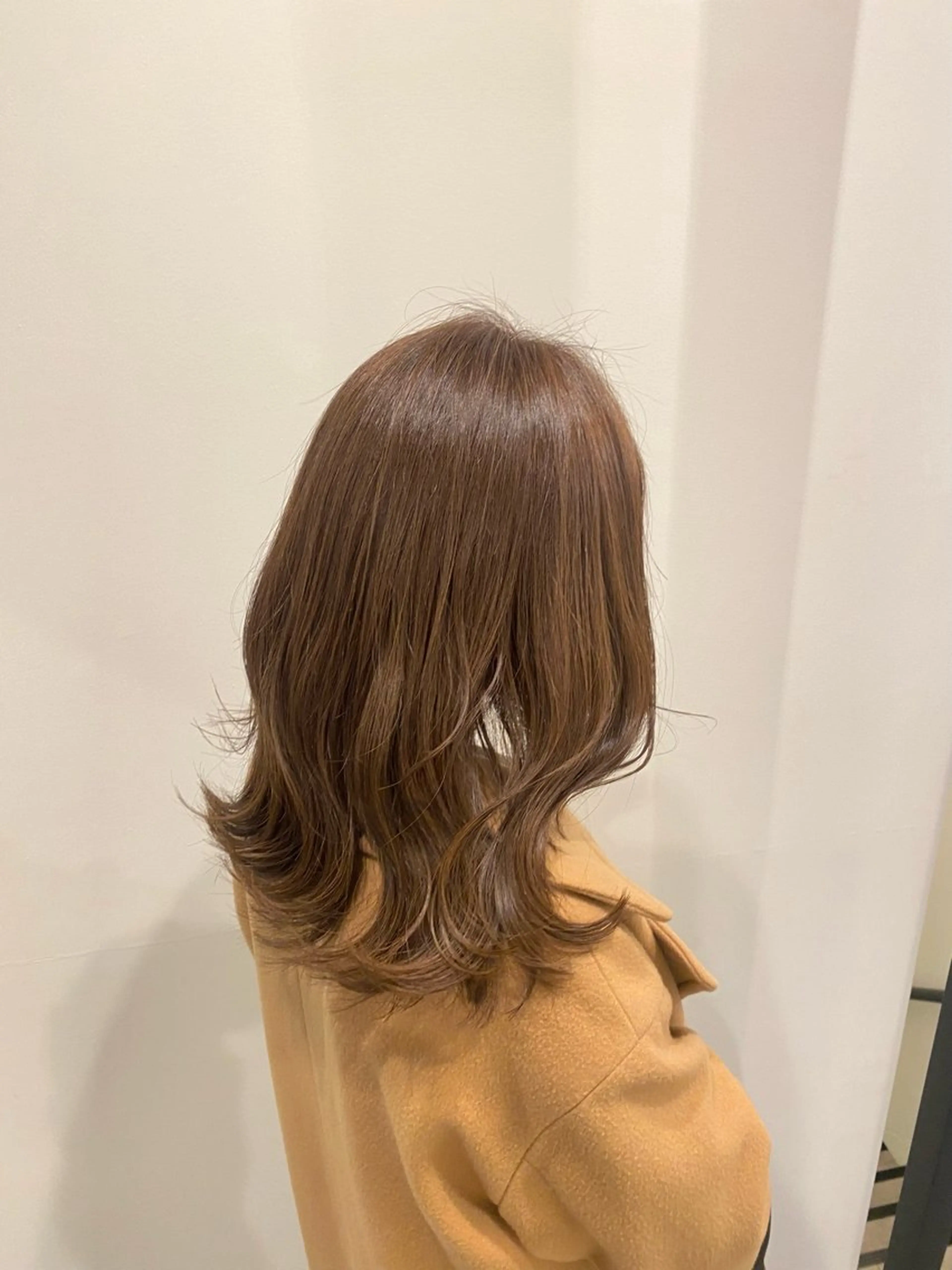 セミロング カラー ベージュカラー ブリーチ 透明感カラー ブリーチなしカラー オリーブベージュ カット ヘアカラー トリートメント 🍑 モモカ🍑のヘアスタイル