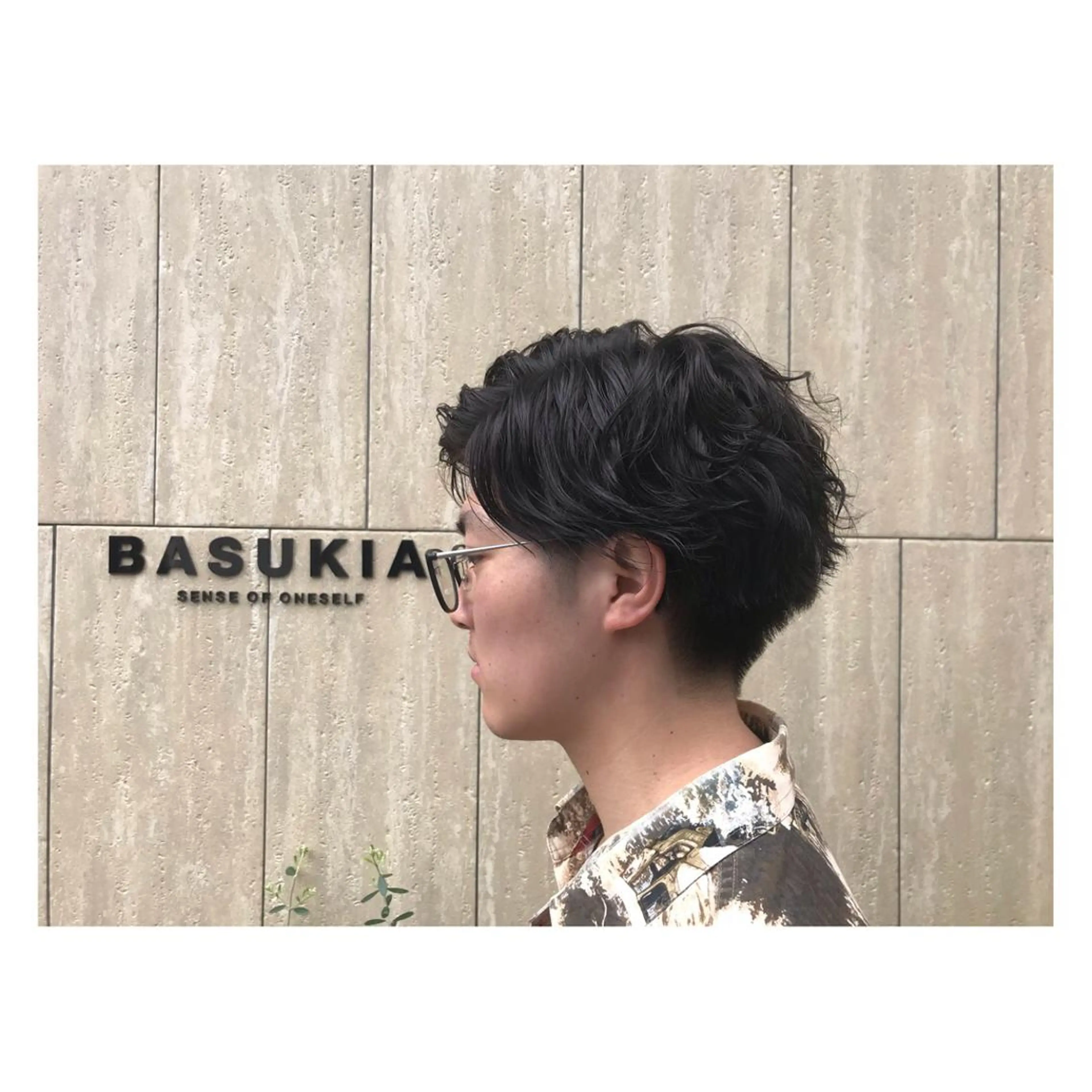 ショート パーマ メンズ BASUKIA 西宮 甲子園口所属・𝙢𝙚𝙣'𝙨 𝙝𝙖𝙞𝙧高津のヘアスタイル