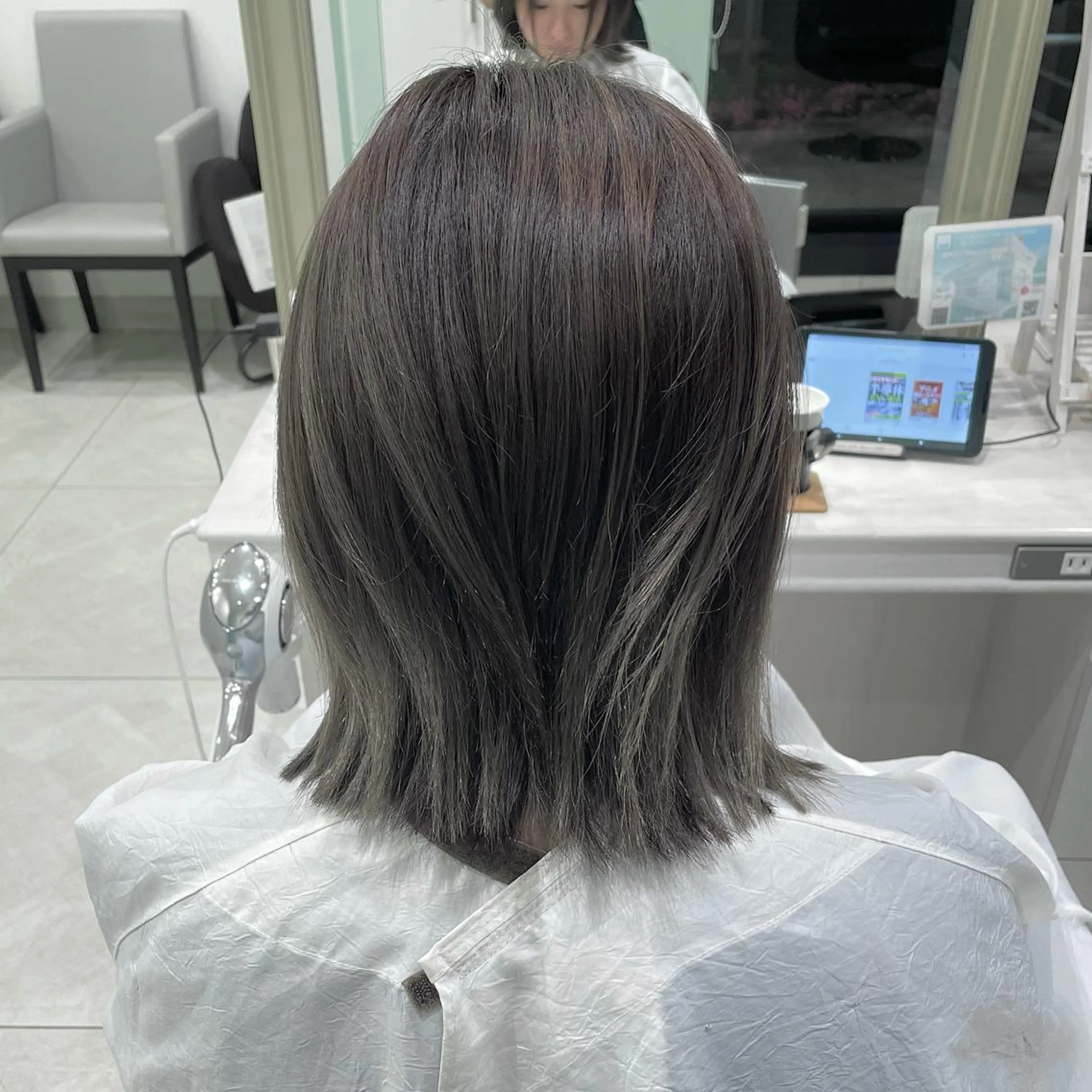 ミディアム カラー メンズ カット ヘアカラー トリートメント ヘアセット パク・ボミン小野リエ 韓国ハーフ🦊のヘアスタイル