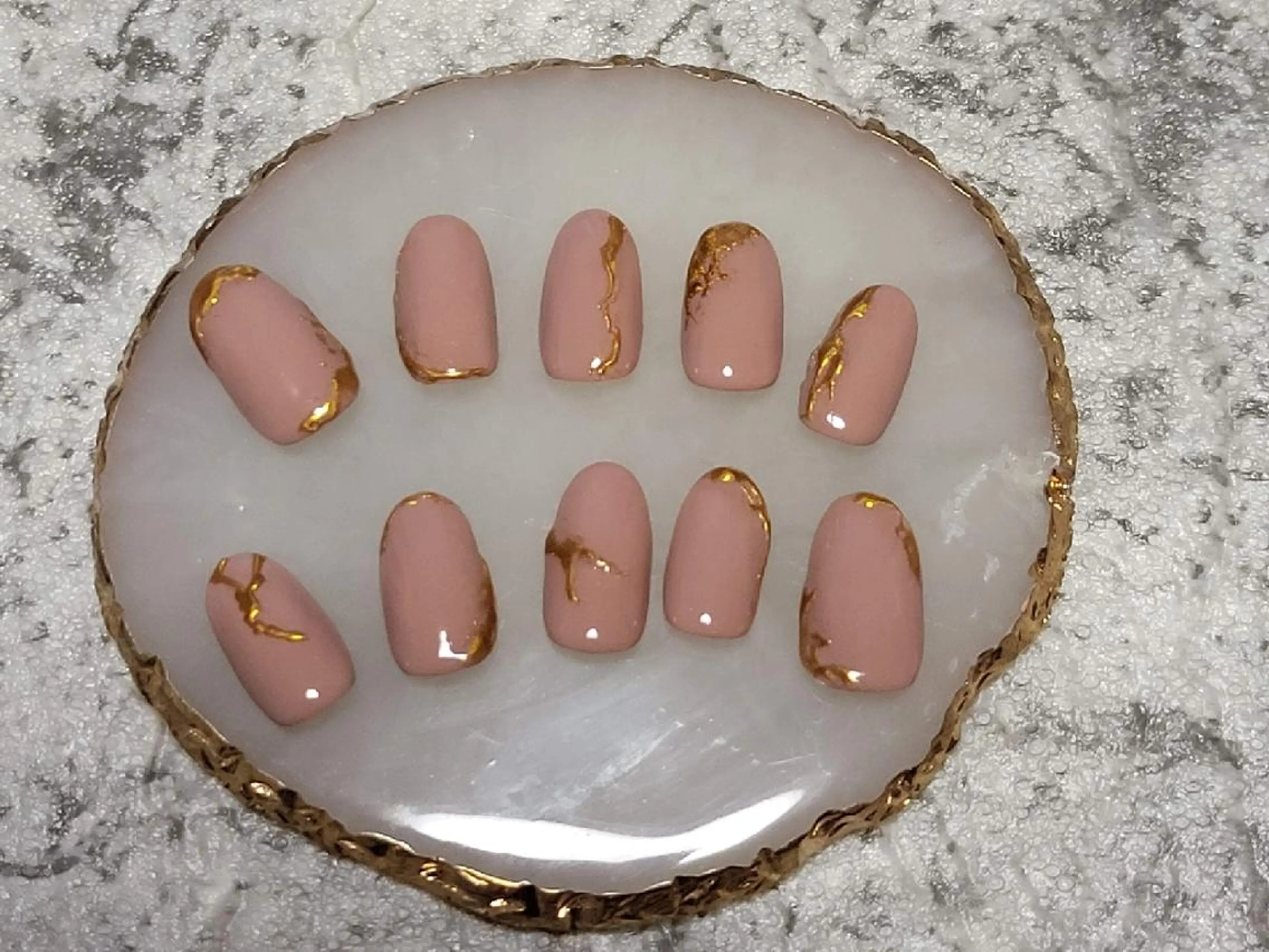ネイル ゴールド nail　イロドリ所属・矢野 美希のネイルデザイン