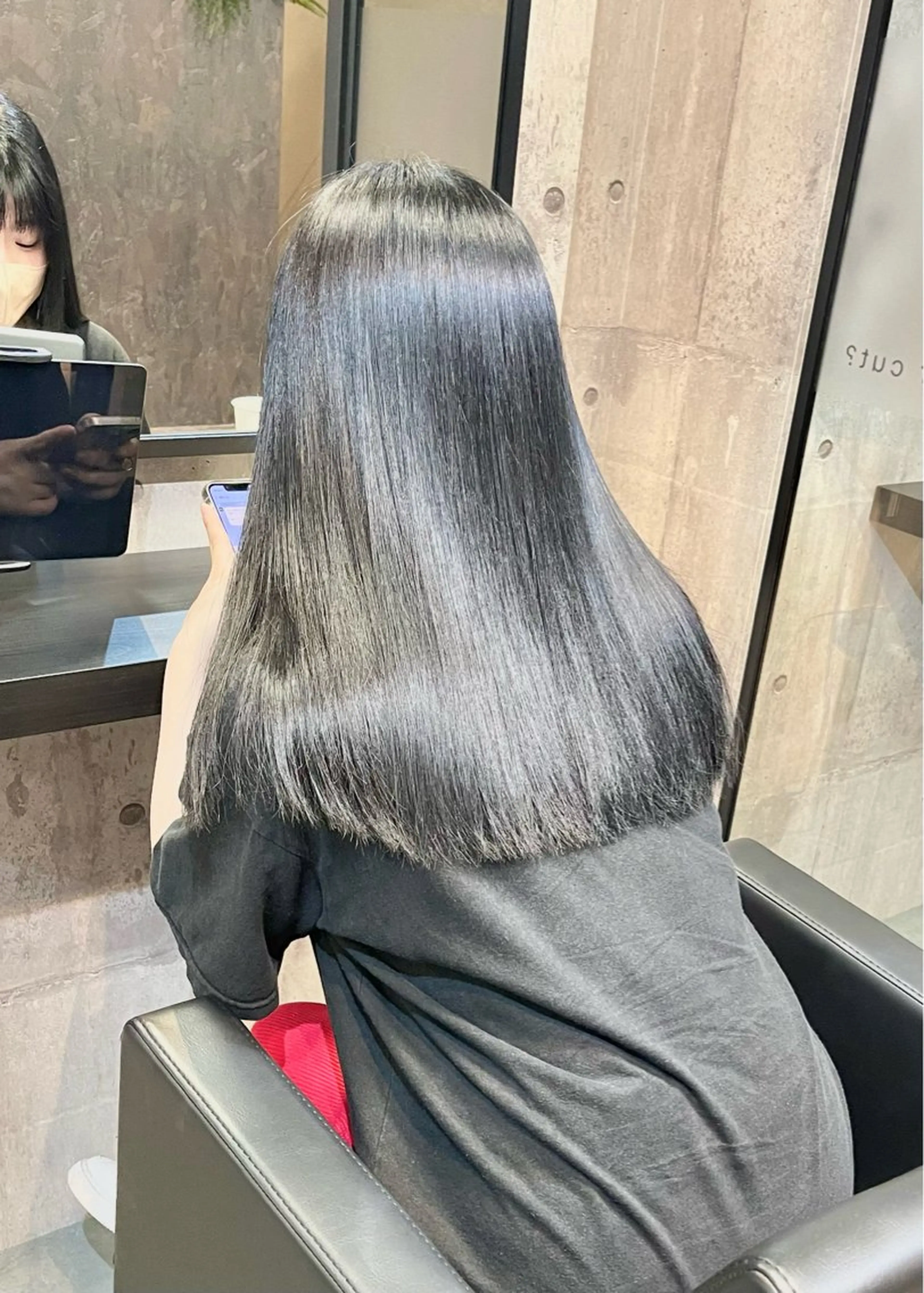ロング カラー 黒髪 ブルーカラー ブルーブラック 髪質改善 🉐不定期でお得メニ ュー配信/谷口克也のヘアスタイル