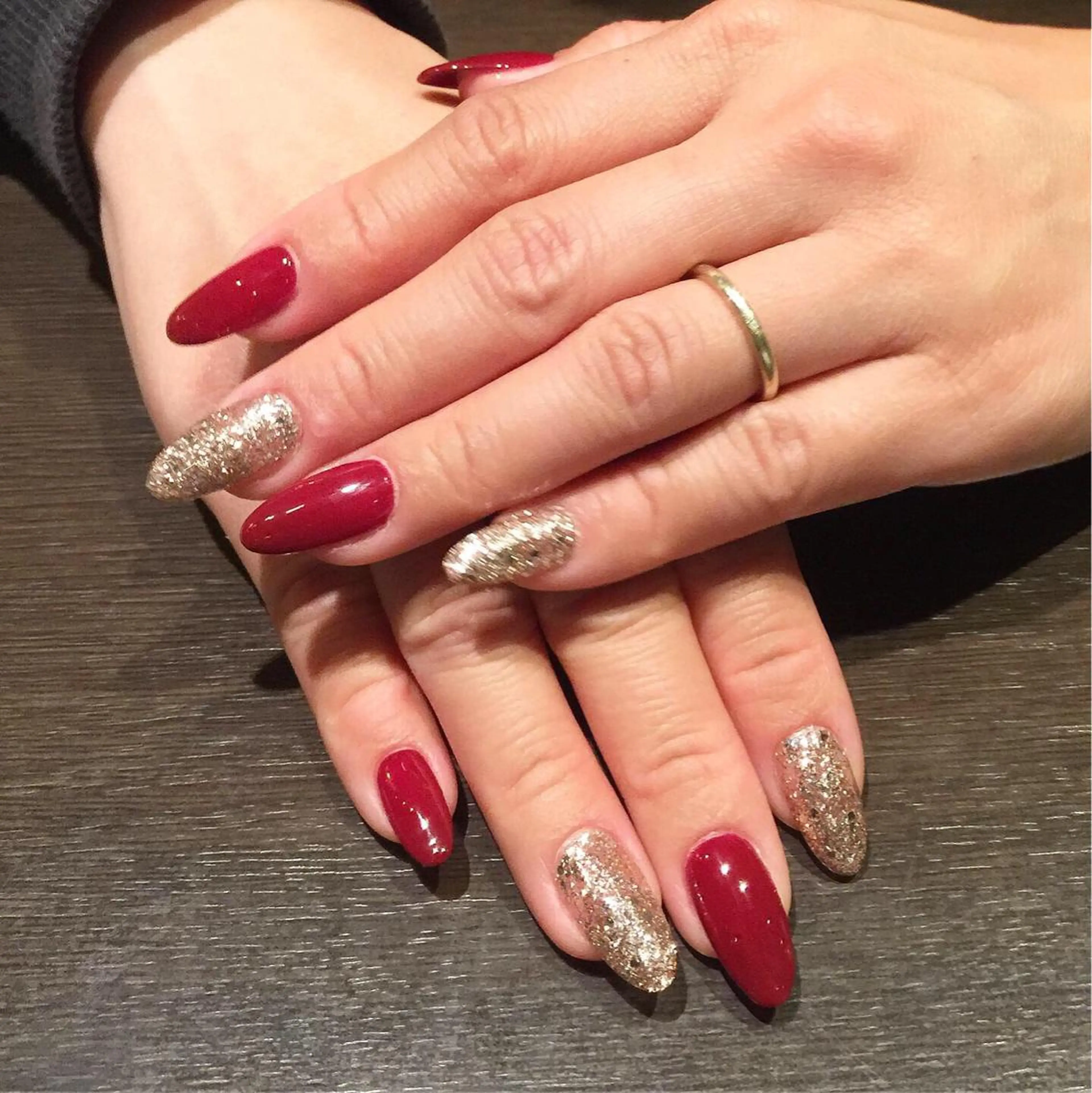 ネイル 冬ネイル クリスマス 🌙都岡 ムーンネイルのネイルデザイン