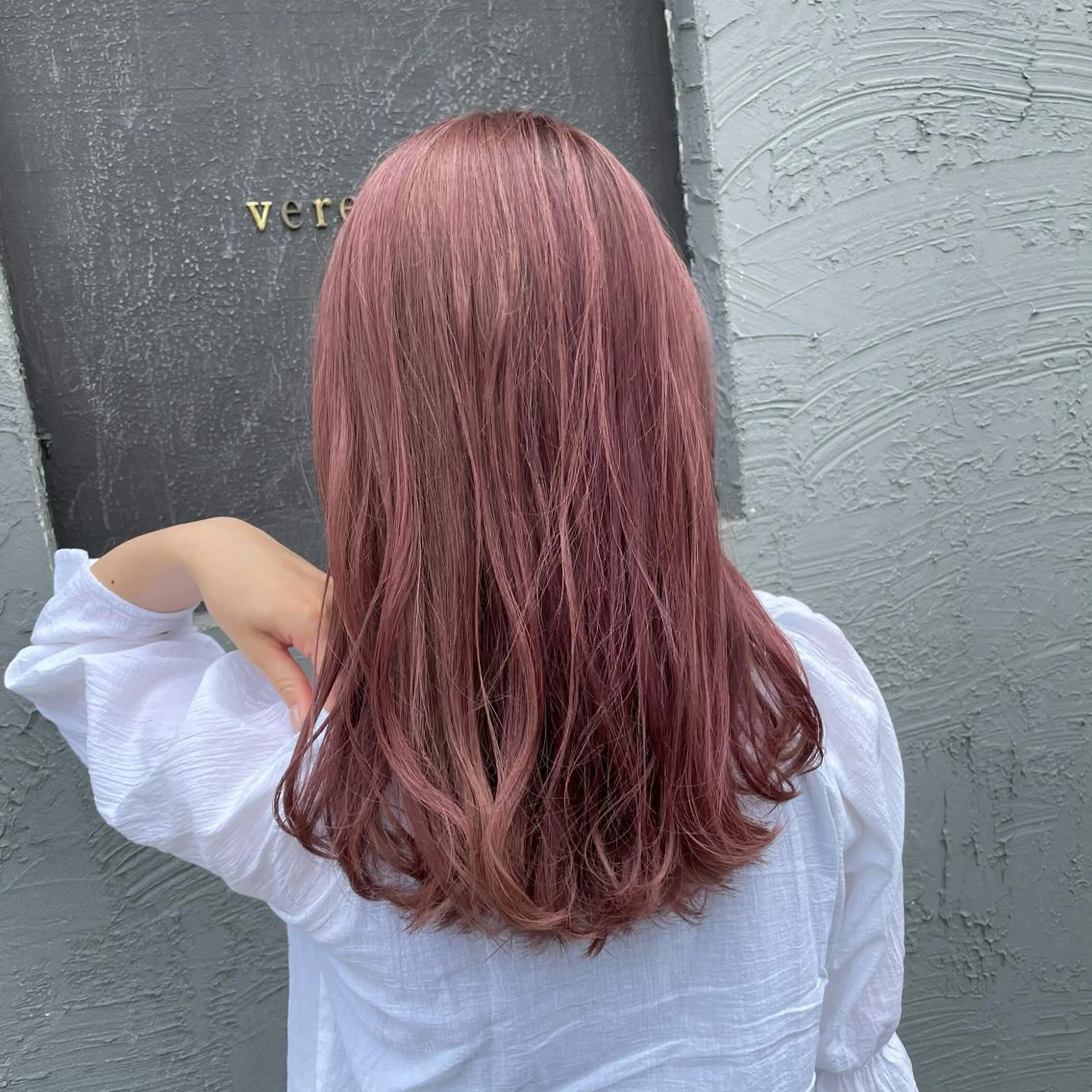 "学生限定" bleach + color + 髪質改善バイカルテtreatmentの写真