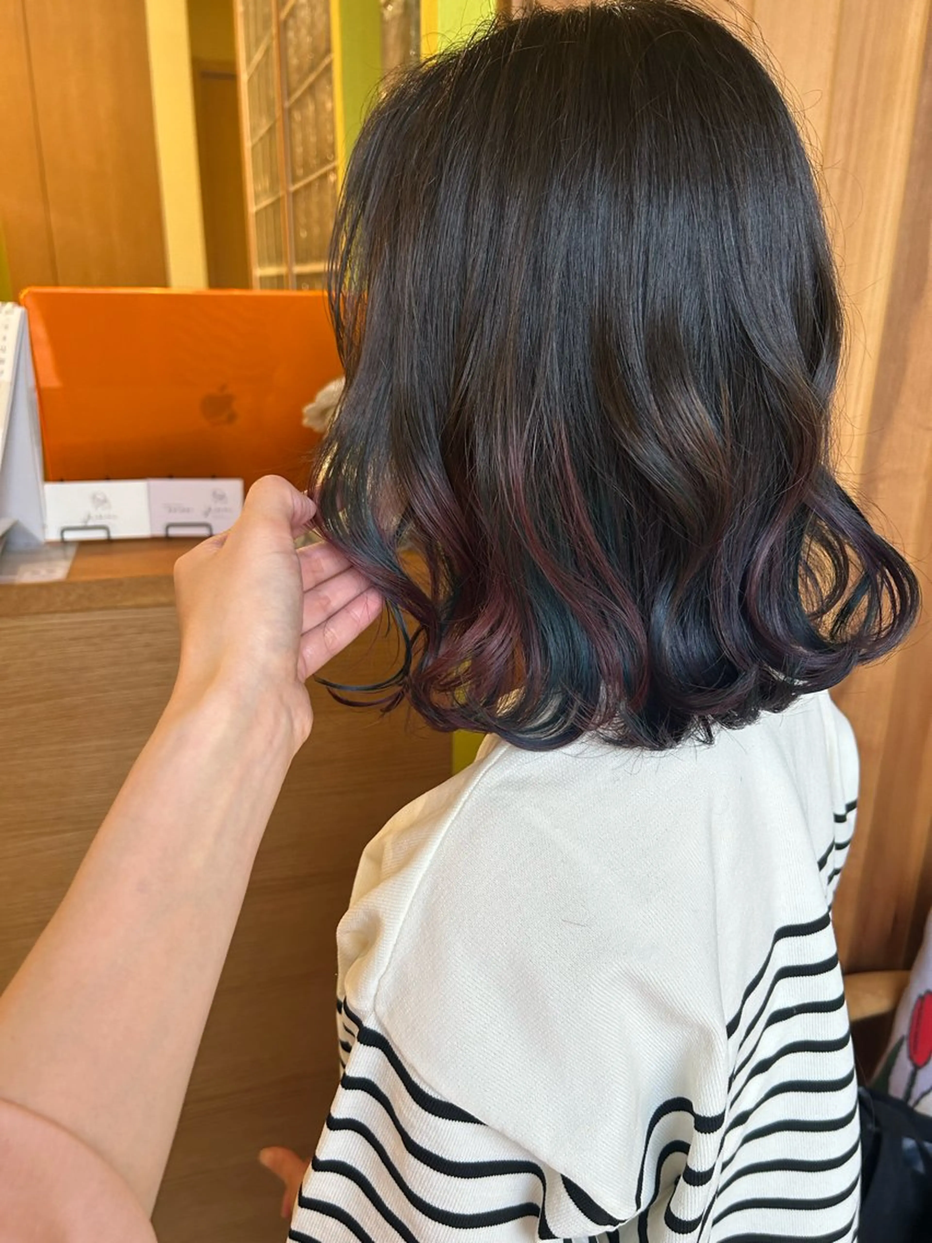 ミディアム カラー グラデーションカラー カット ヘアカラー トリートメント 加岳井 しおりのヘアスタイル