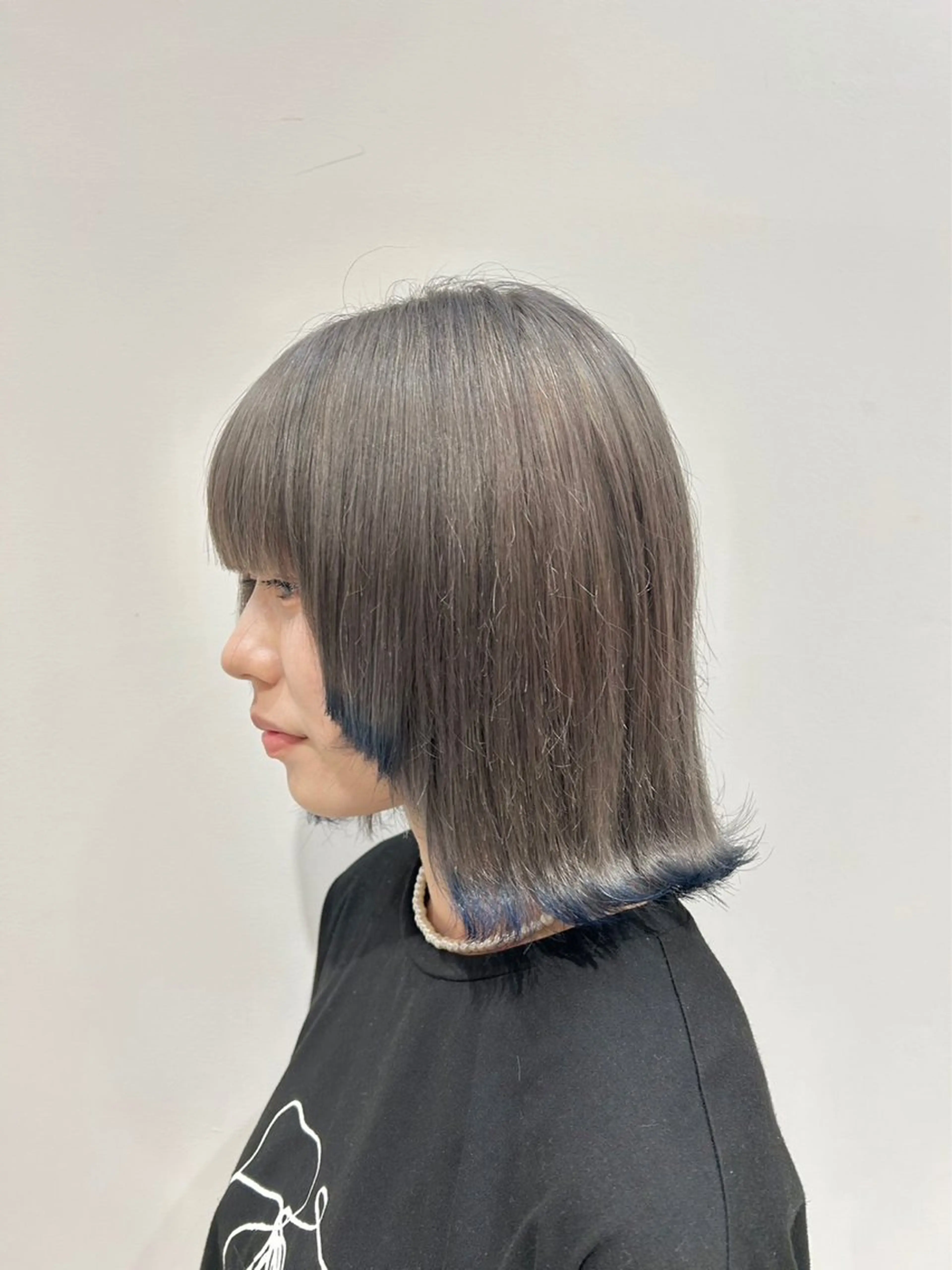 ミディアム カラー ブリーチ ブルーカラー 顔周りカット fulam所属・MIKU ／fulamのヘアスタイル