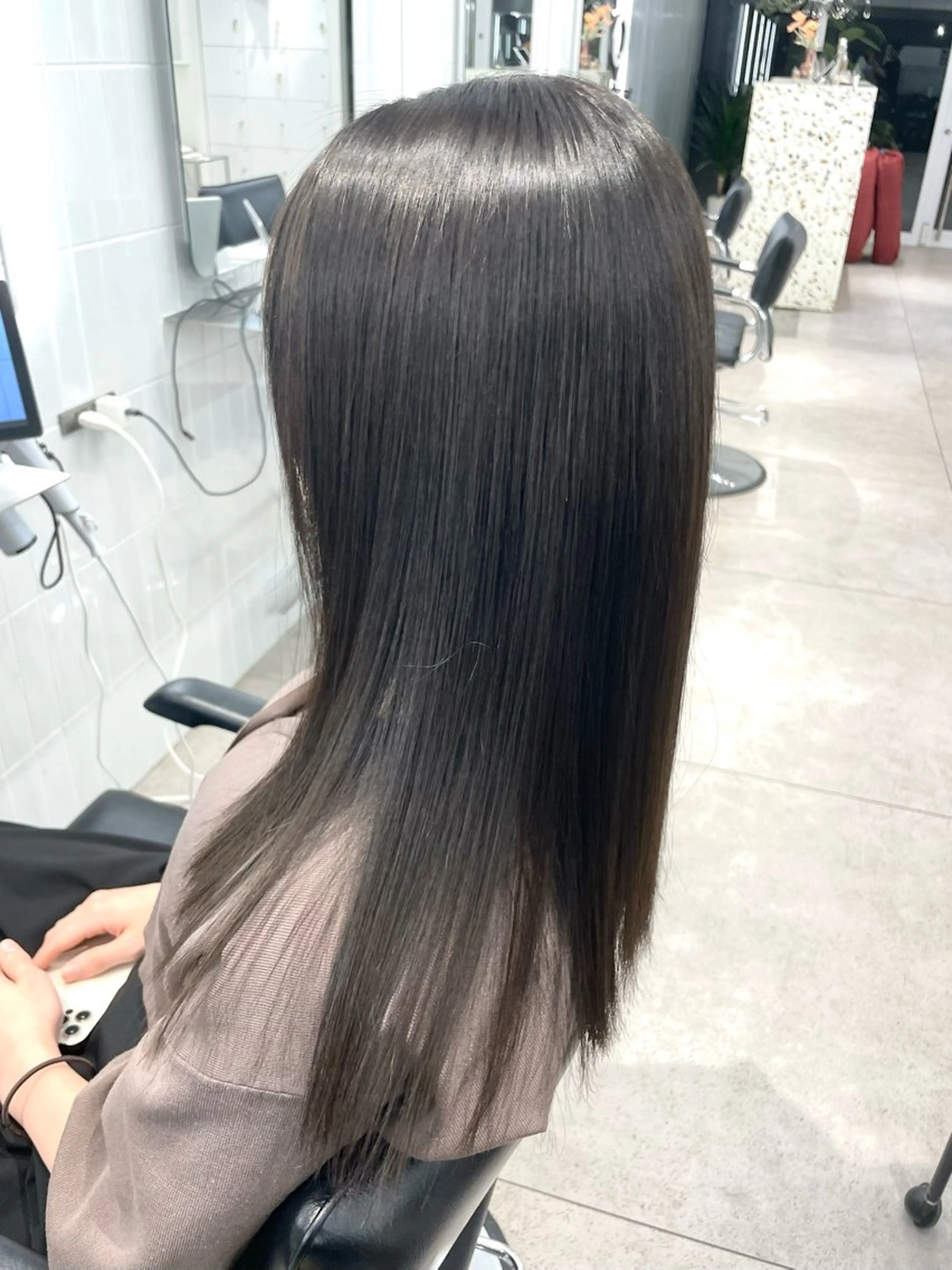 ロング カラー パーマ ブラウンカラー 髪質改善 縮毛矯正 ストレートパーマ ヘアカラー 縮毛矯正 トリートメント 表参道/ハイライト リタッチ/縮毛矯正のヘアスタイル