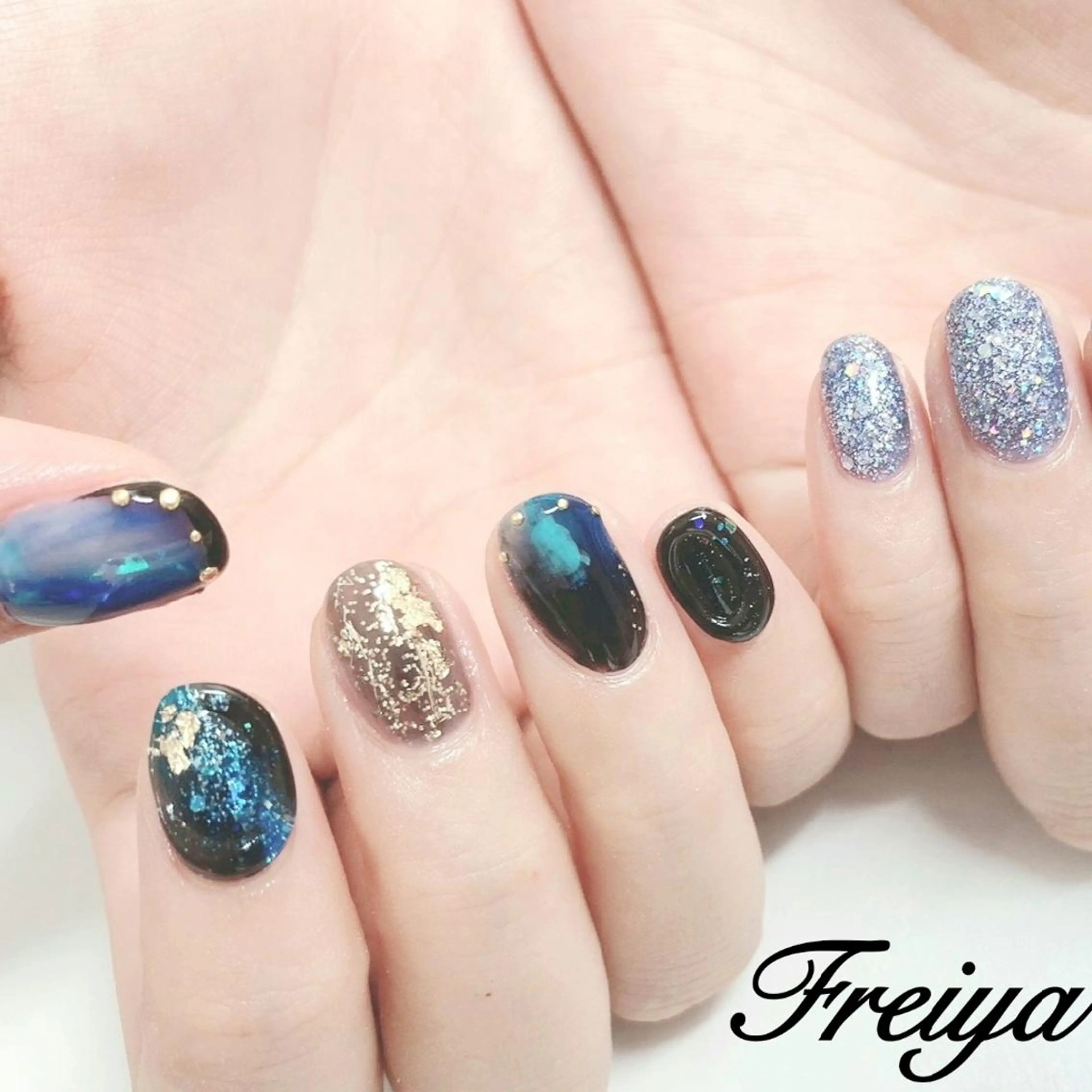 ネイル FREIYA所属・FREIYA マツエク、ネイルの眉毛・アイブロウイメージ