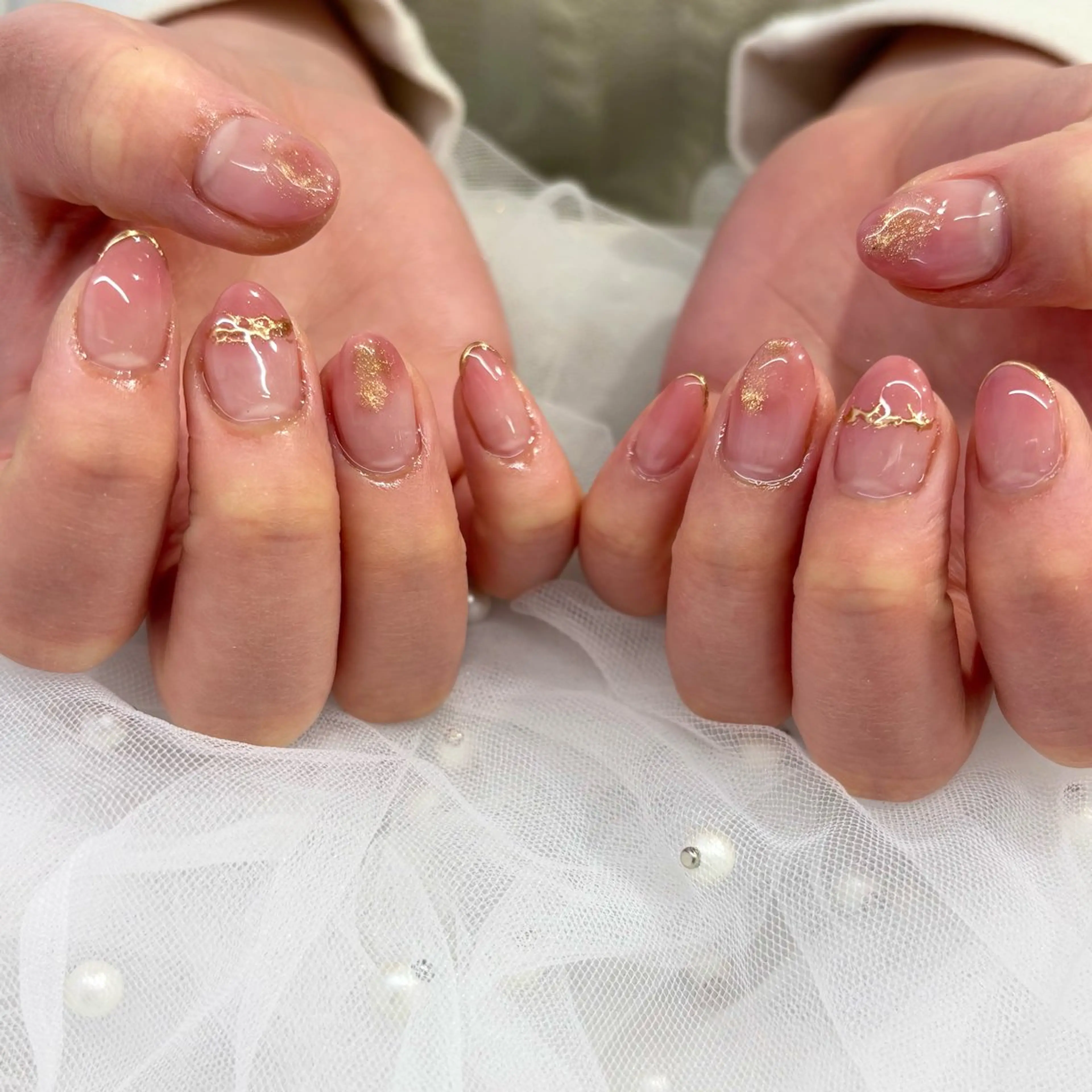 ネイル 桜ネイル ゴールド ミラーネイル ハンドネイル 荒巻 めいのネイルデザイン