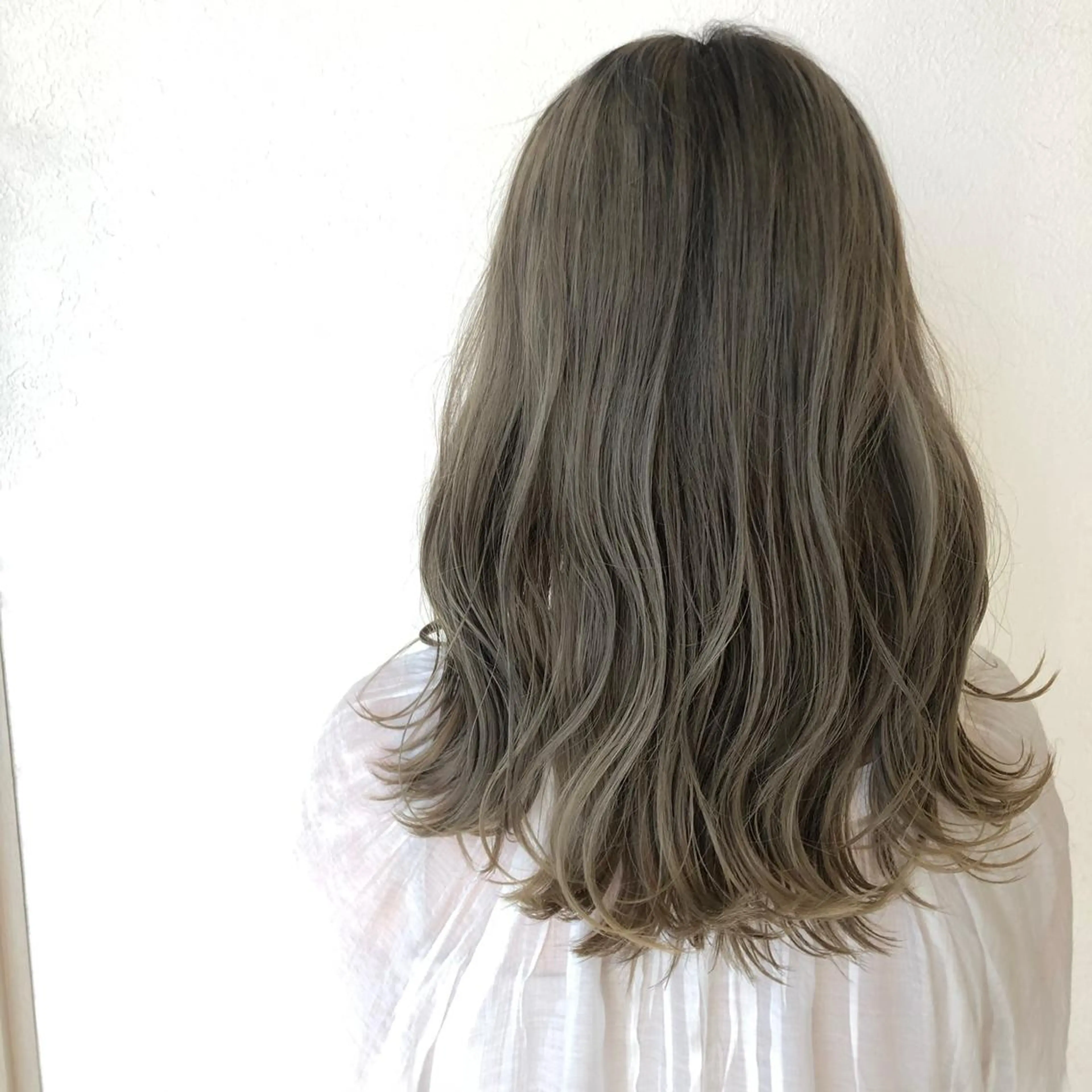 セミロング カット パーマ トリートメント レイヤー・ウルフ🐺 小顔レイヤー松山直史のヘアスタイル