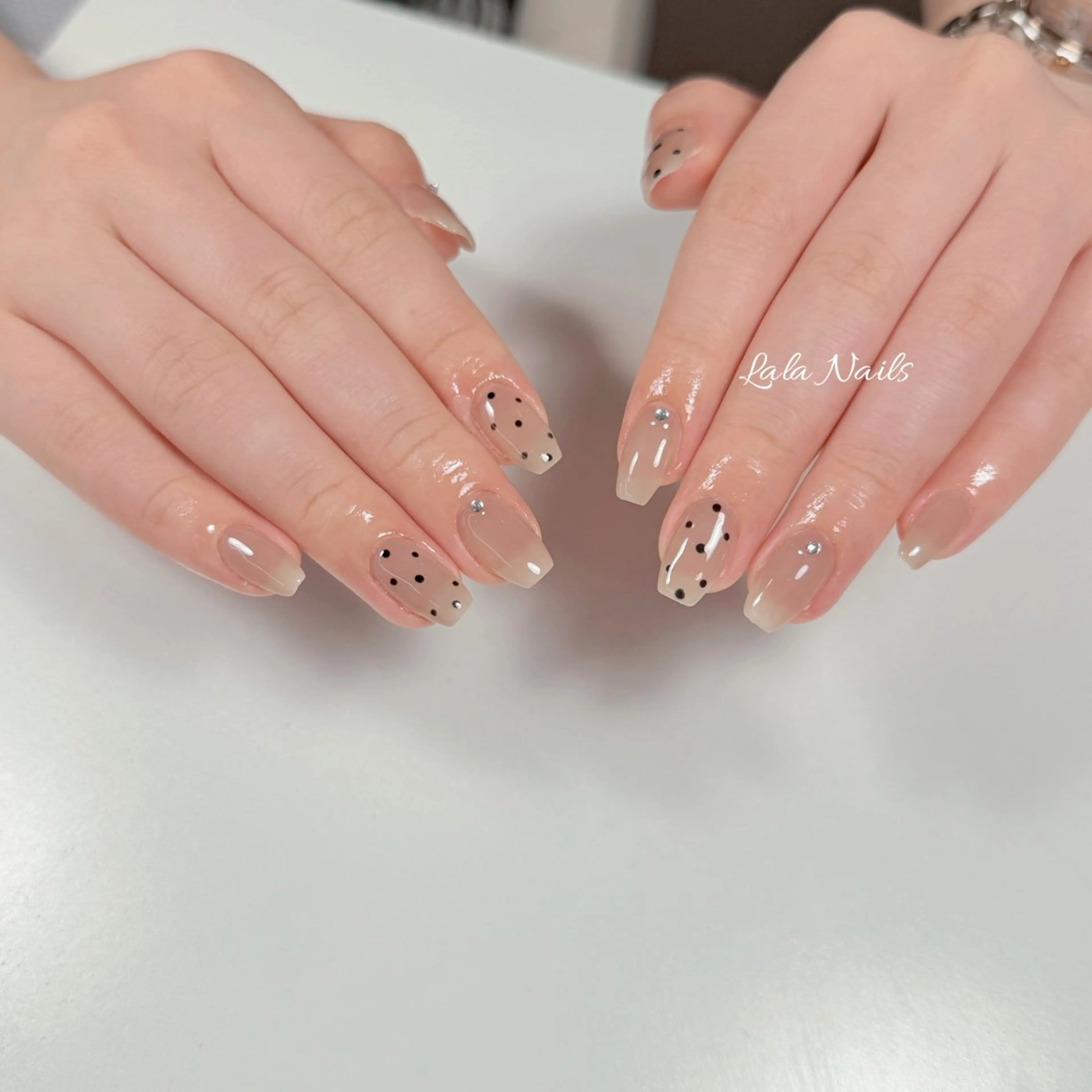 ネイル キラキラネイル 韓国ネイル マグネットネイル ミラーネイル ニュアンスネイル ハンドネイル Lala Nails所属・Lala Nailsのネイルデザイン