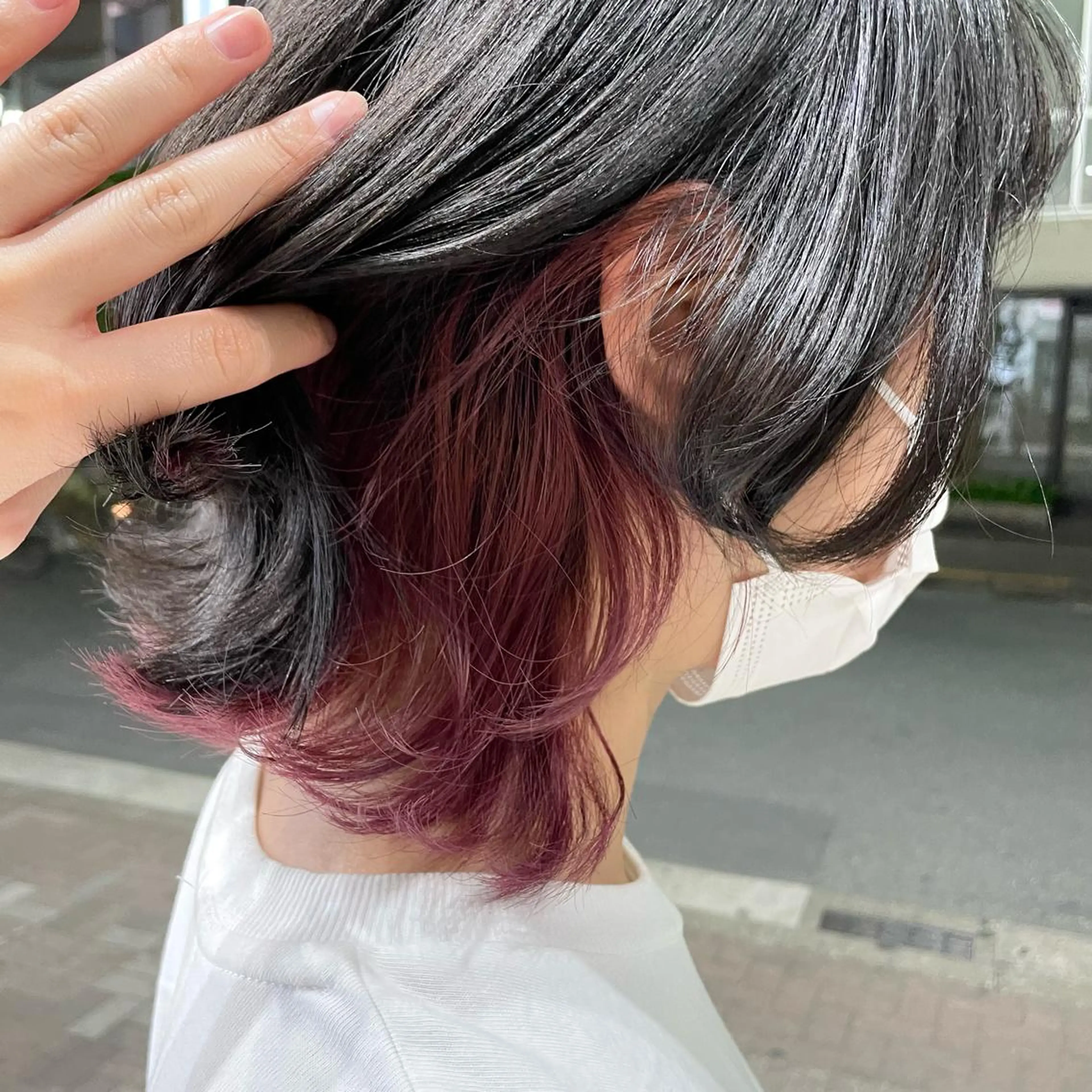 ミディアム カラー 黒髪 ブリーチ イヤリングカラー インナーカラー ピンクカラー ヘアカラー イザワ アヤ🐇のヘアスタイル
