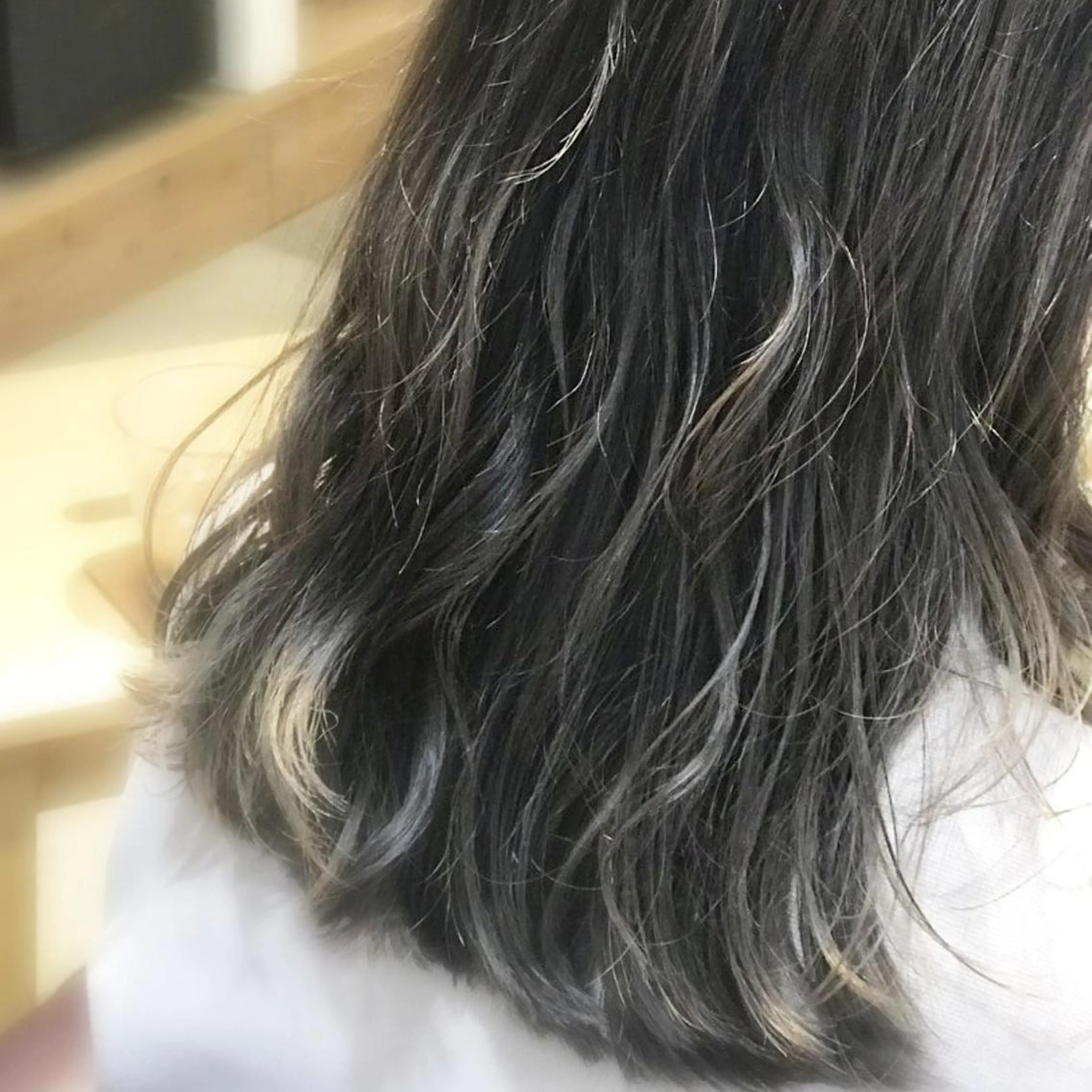 セミロング カラー ヘアアレンジ アッシュ ハイライトカラー ハイライト See by merのマツエク・マツパデザイン
