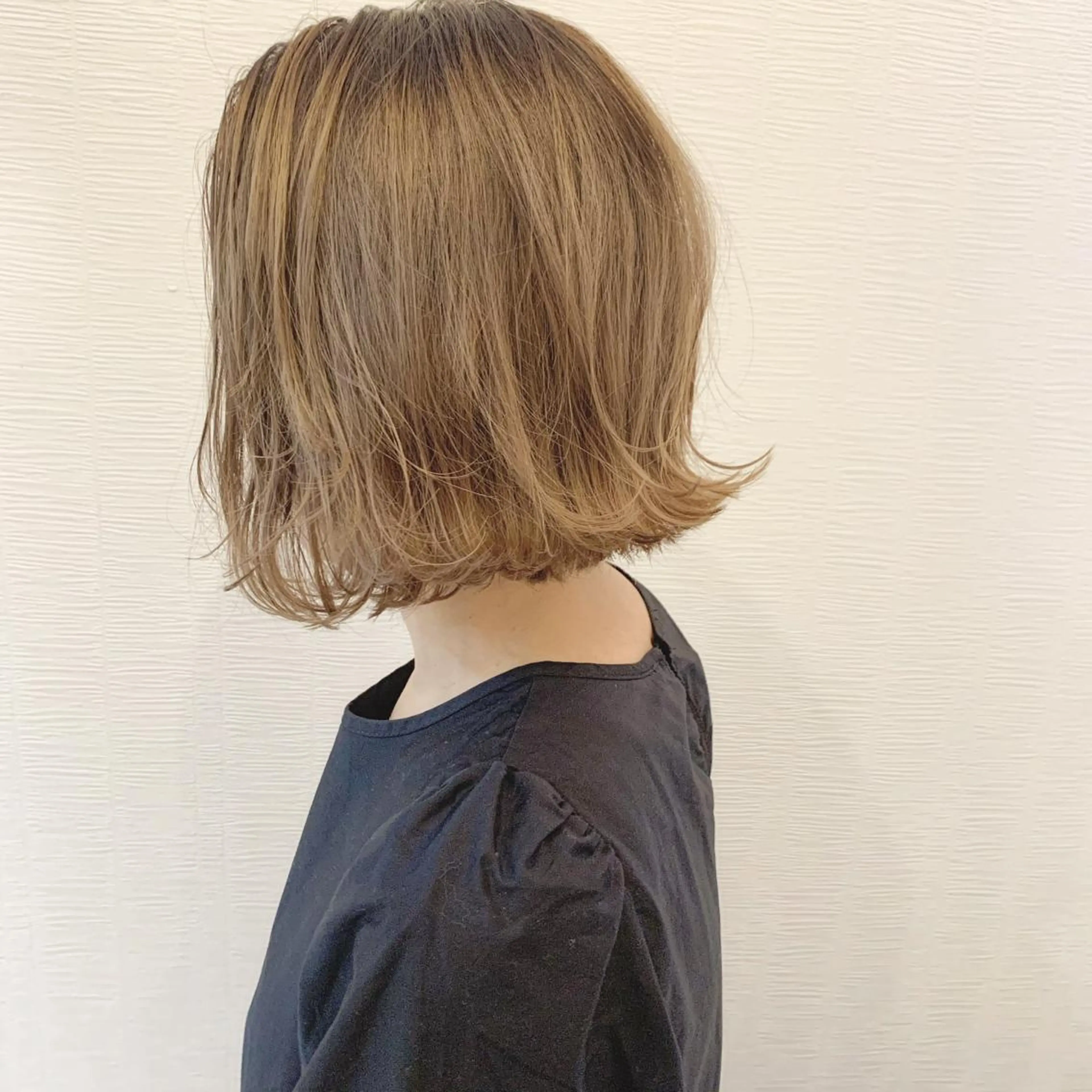 ミディアム カラー ベージュカラー ブリーチ 透明感カラー グラデーションカラー toiro by lien hair atelier所属・池田 真由美のヘアスタイル