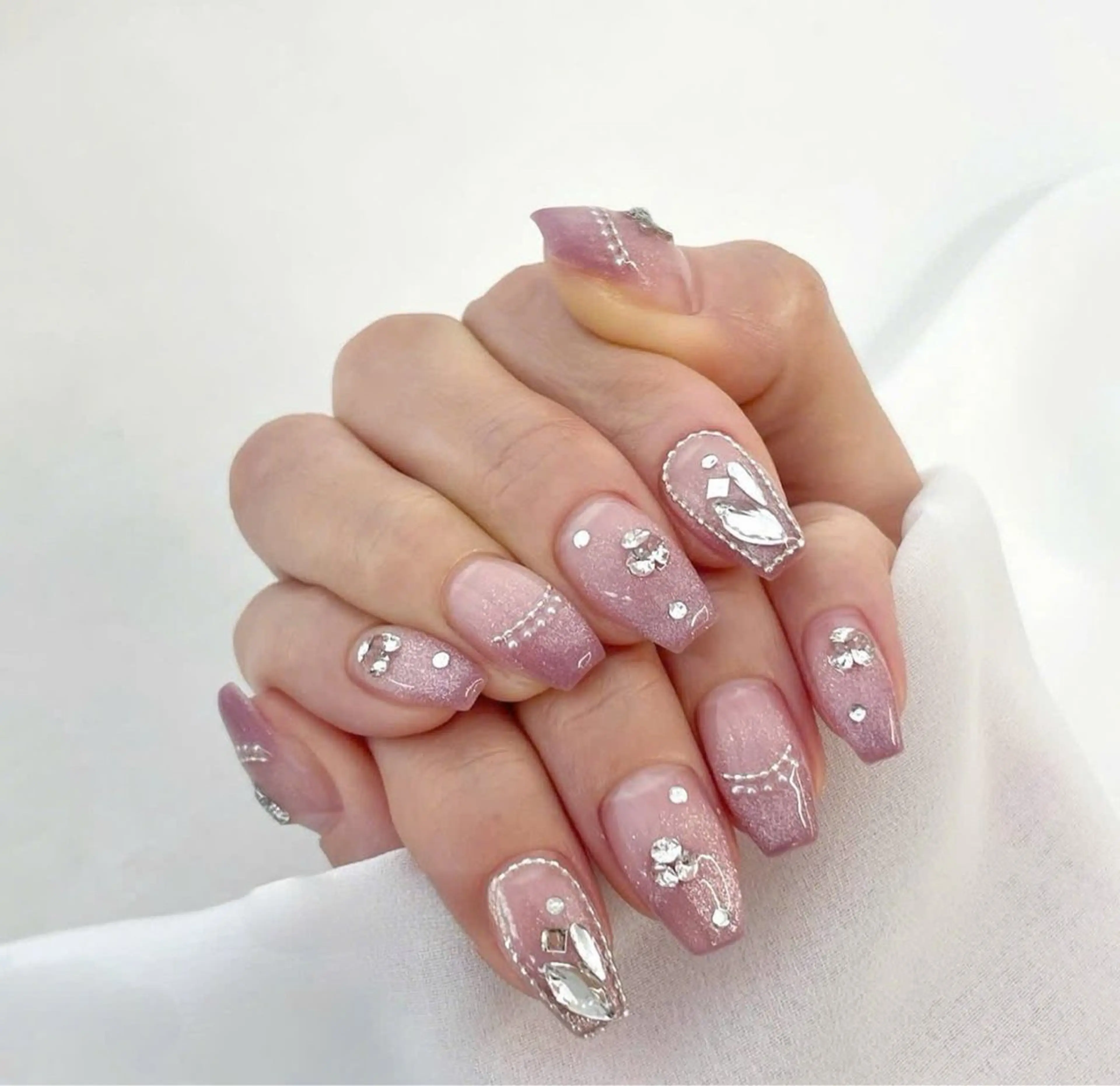 ネイル フラッシュネイル フレンチネイル グラデーション キラキラネイル 韓国ネイル ハンドネイル LynaOtsuka Nailのネイルデザイン