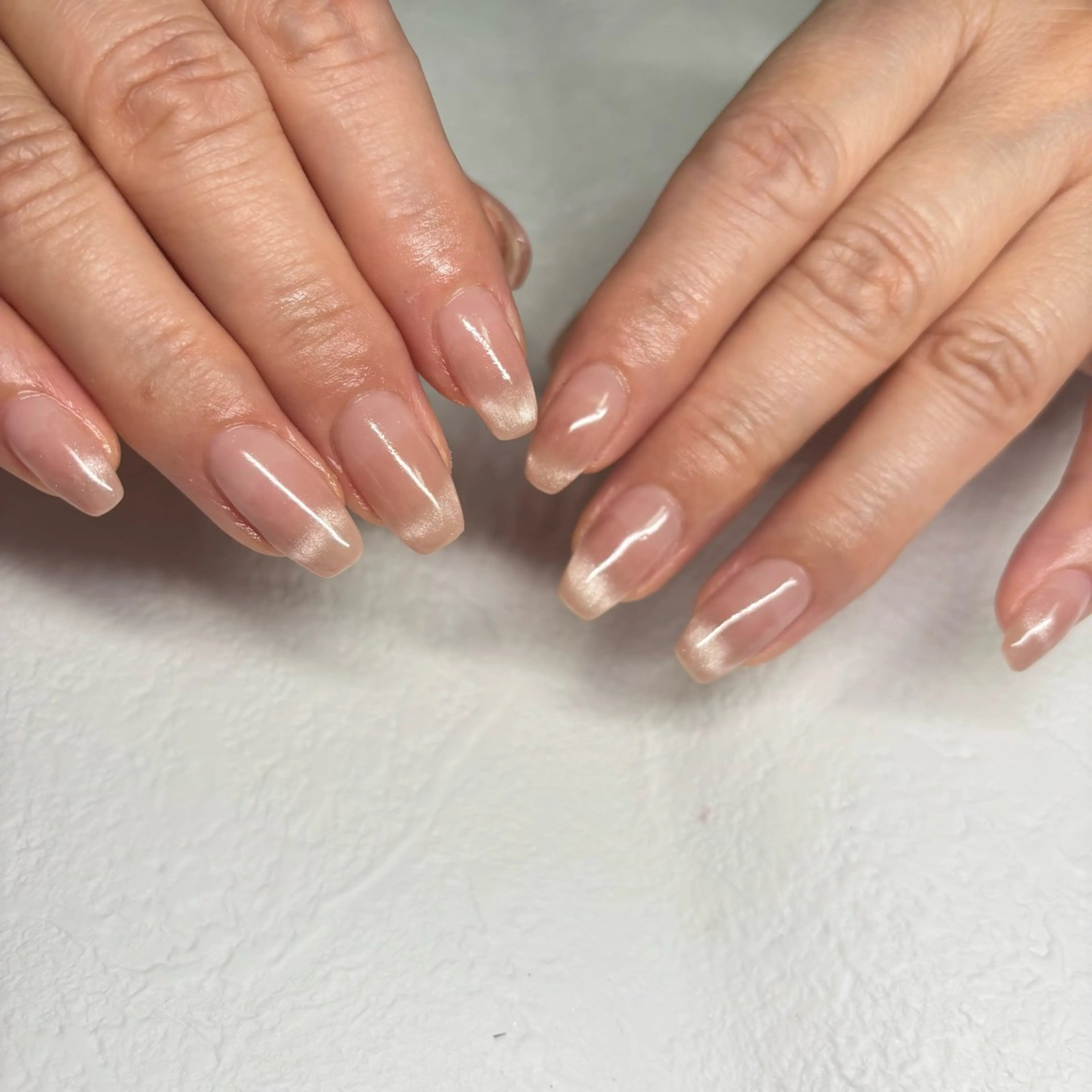 ネイル フレンチネイル マグネットネイル マグネットフレンチ ハンドネイル RE💟N.NAIL ラテン系お姉さんのネイルデザイン