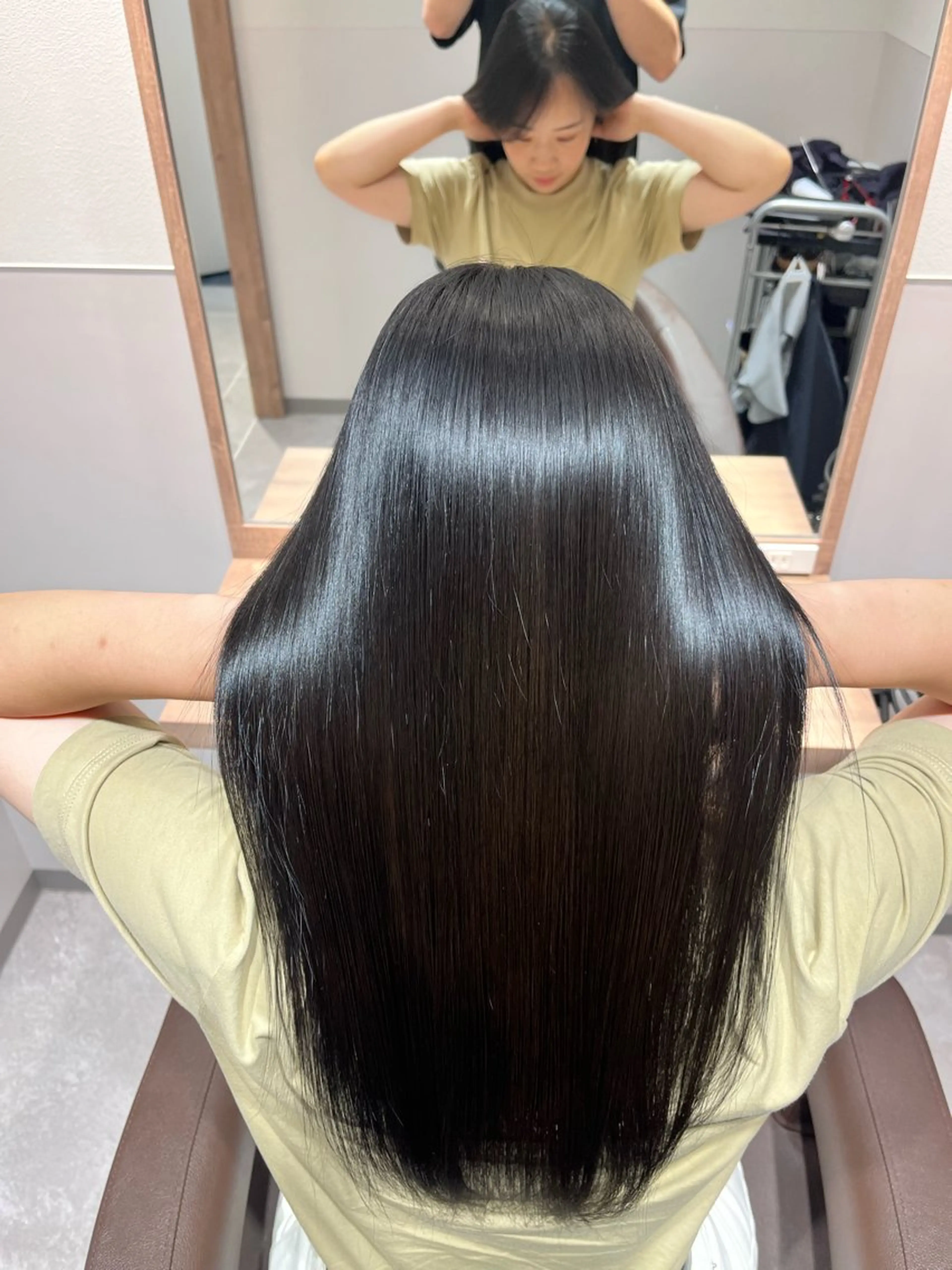 ロング カラー ダークグレー ダークグレージュ グレージュ 髪質改善 トリートメント SALOWIN神戸三宮店所属・【美髪を叶える】中谷 彰宏(アキ)のヘアスタイル