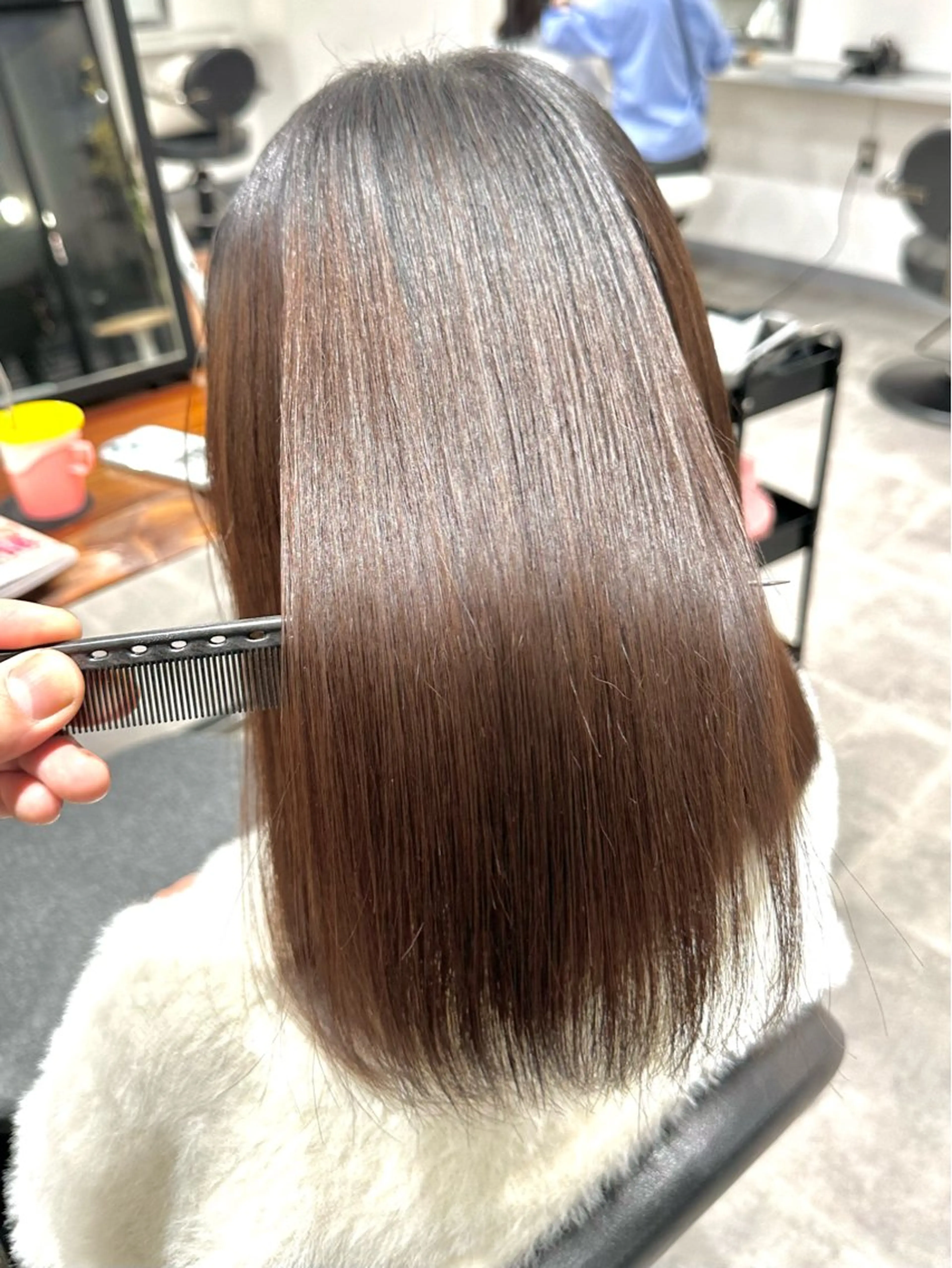 ロング カラー パーマ バレイヤージュ ベージュカラー ブリーチ ダブルカラー ハイライトカラー 篠崎 佑季のヘアスタイル