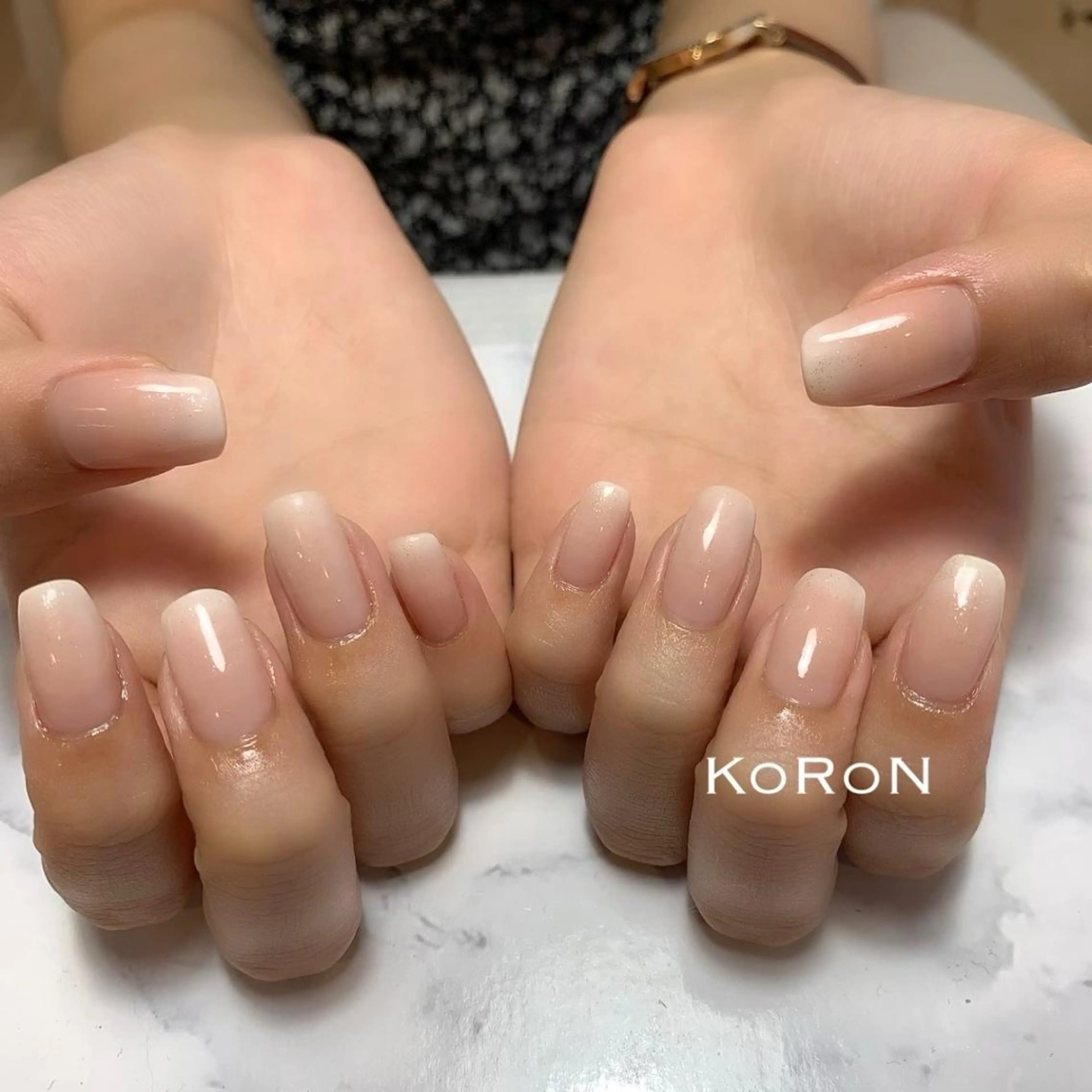 ネイル グラデーション ハンドネイル 自宅サロン鎌倉 KORONのネイルデザイン