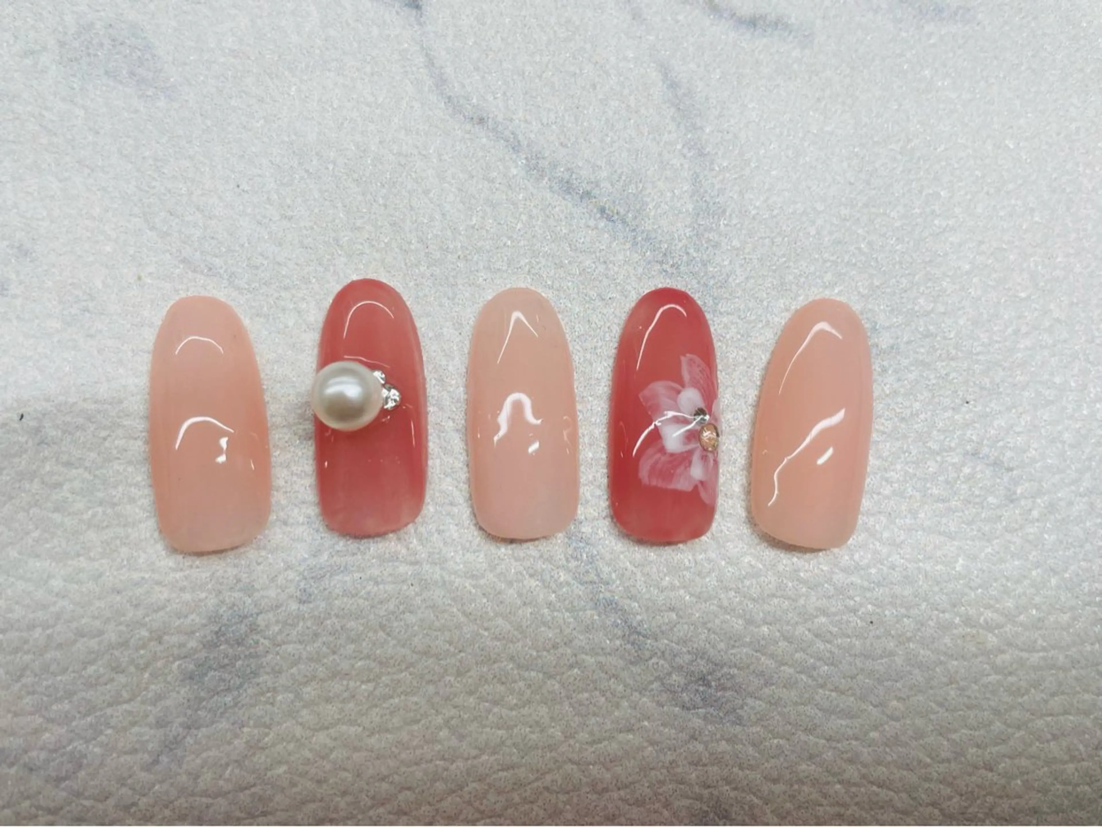 ネイル ピンク AYA Reginaのネイルデザイン