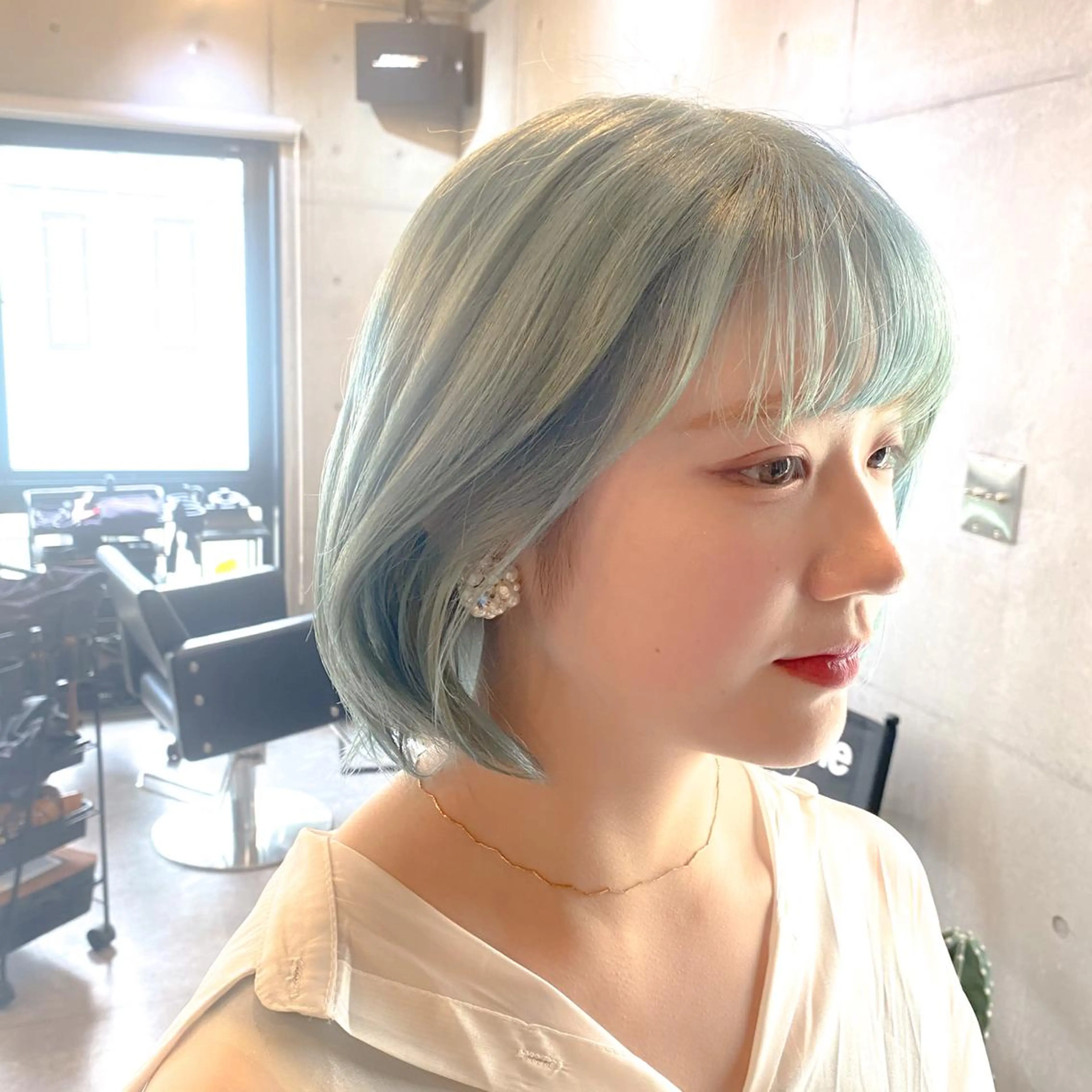ショート カラー 艶髪ブリーチ 永井竜也のヘアスタイル