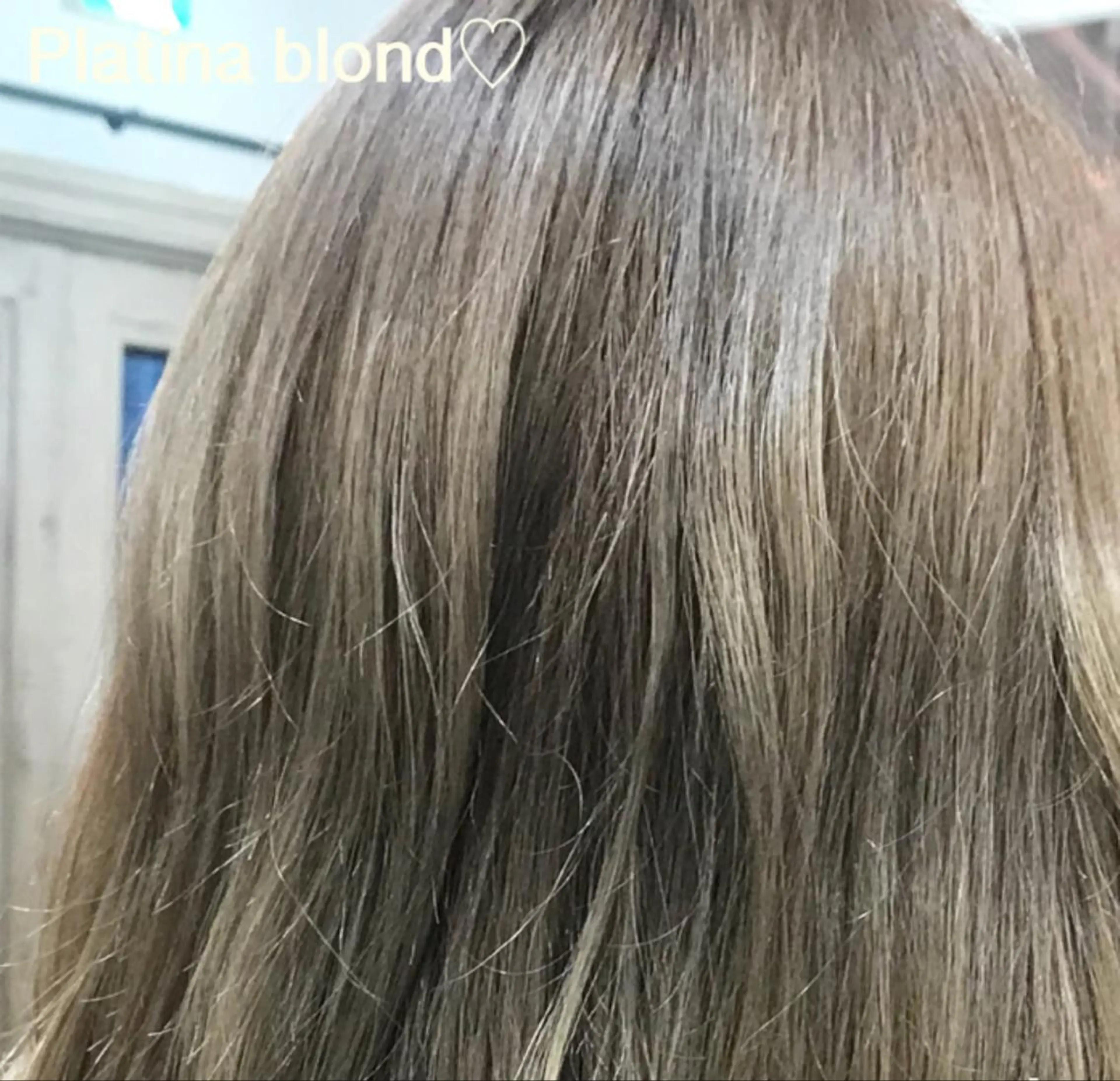 カラー u hair所属・こばやし ももこのヘアスタイル