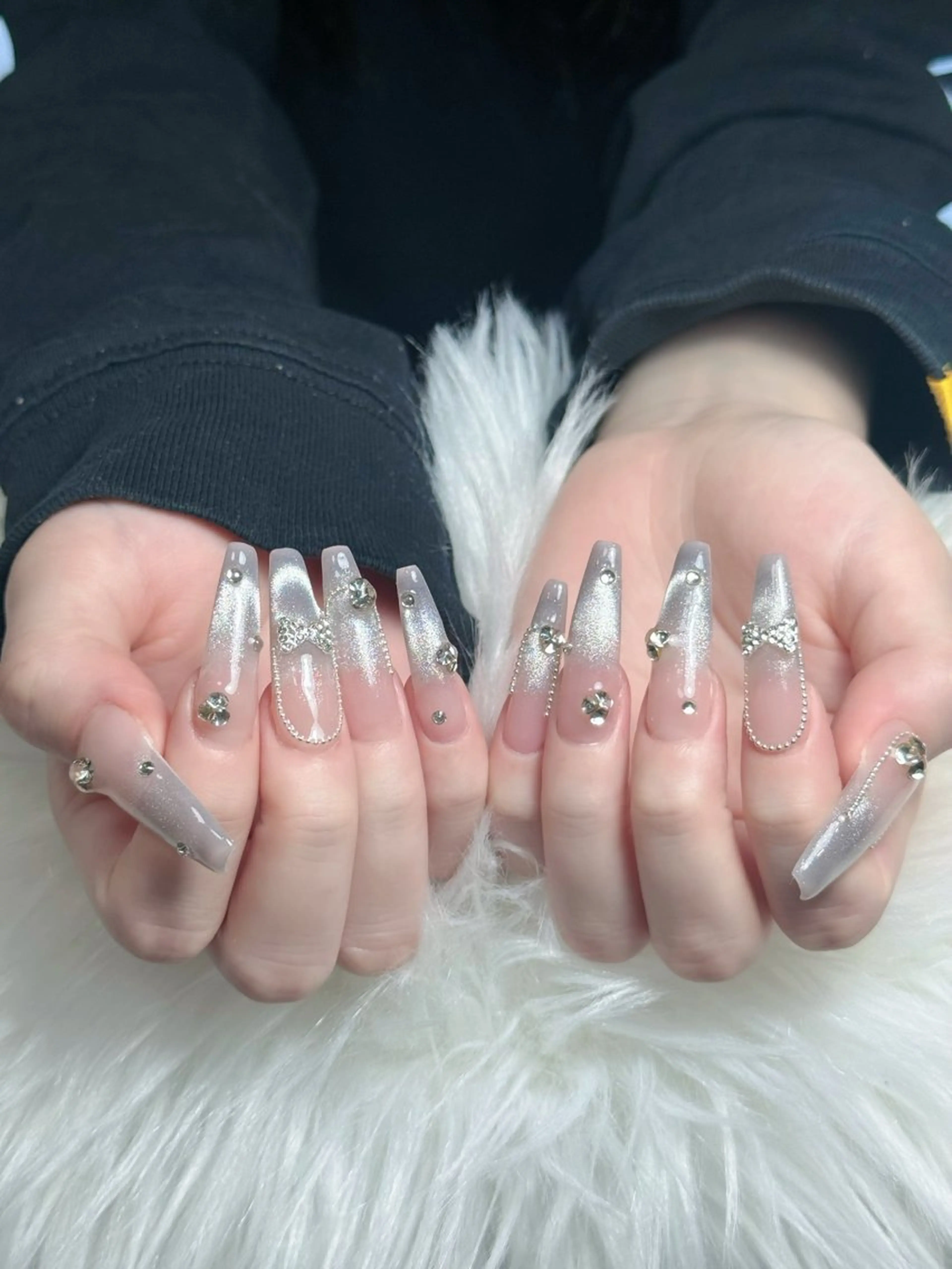 ネイル フレンチネイル ジェルネイル キラキラネイル 韓国ネイル マグネットネイル Julli nail studio所属・Julli NailStudioのネイルデザイン