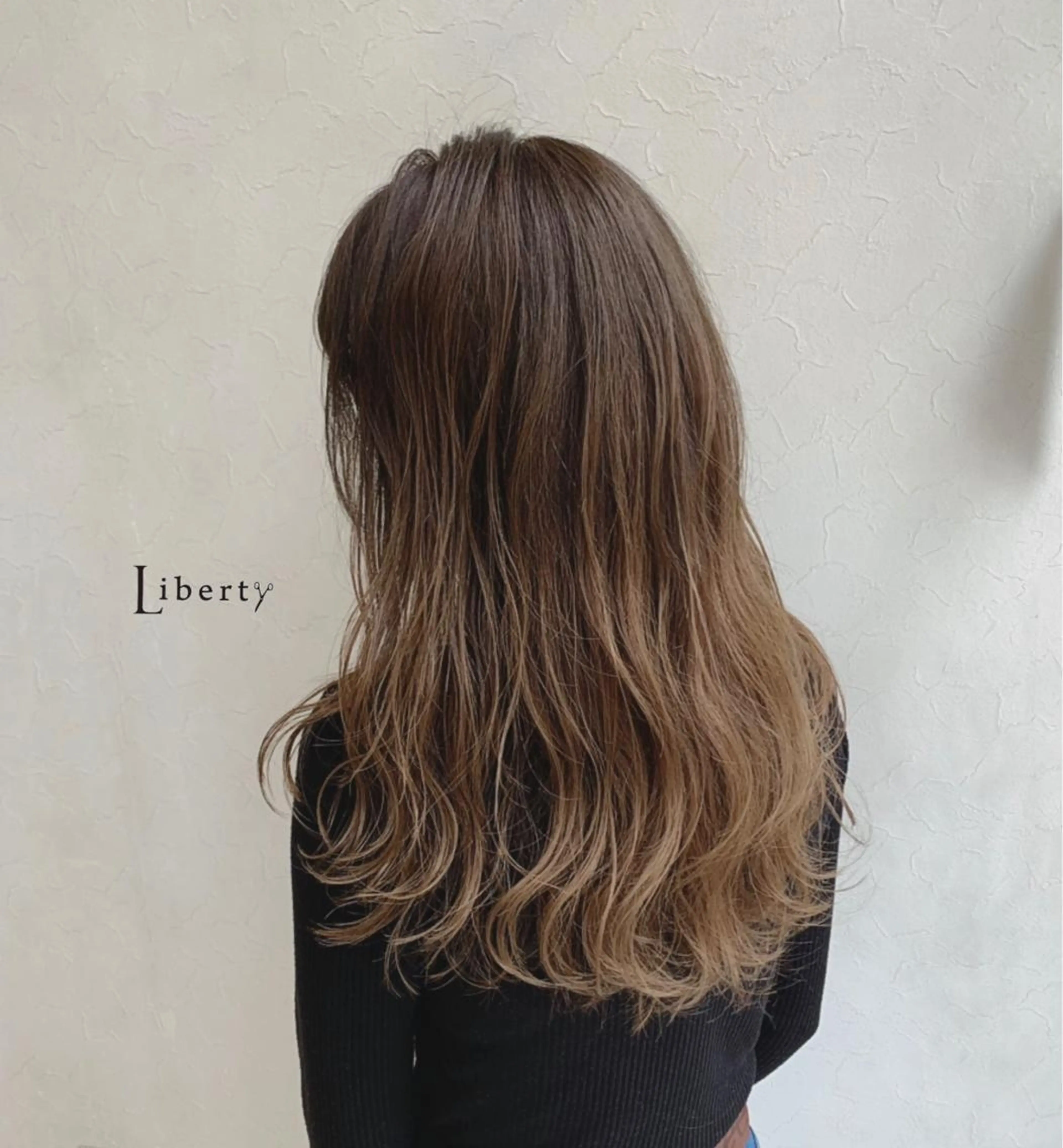 ロング カラー ベージュカラー グラデーションカラー ヘアカラー トリートメント Liberty 店長 TAJIMAのヘアスタイル