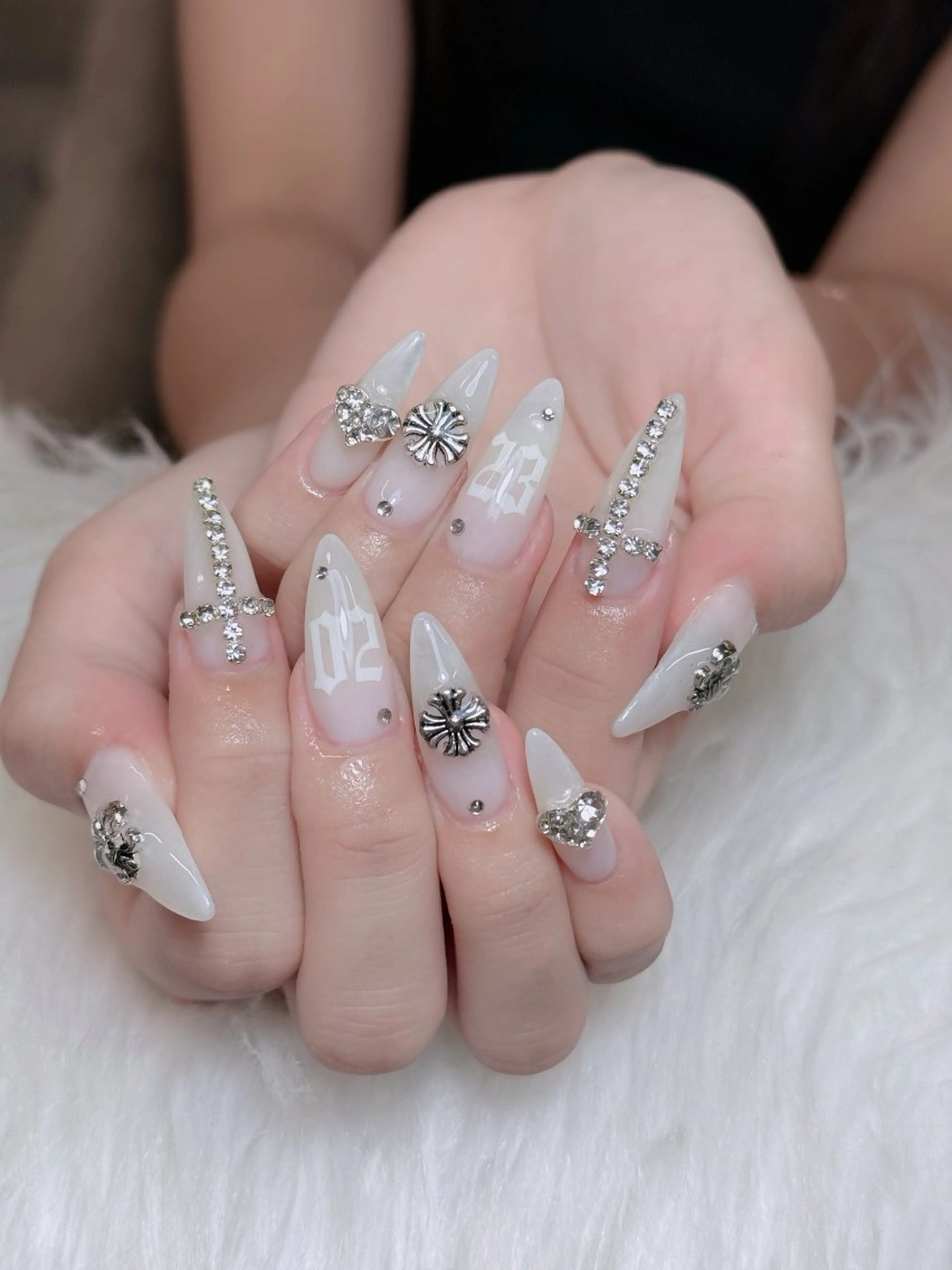 ネイル オーロラネイル チークネイル フットネイル フレンチネイル 韓国ネイル ハンドネイル Lumi Nail 新大久保3‘のネイルデザイン
