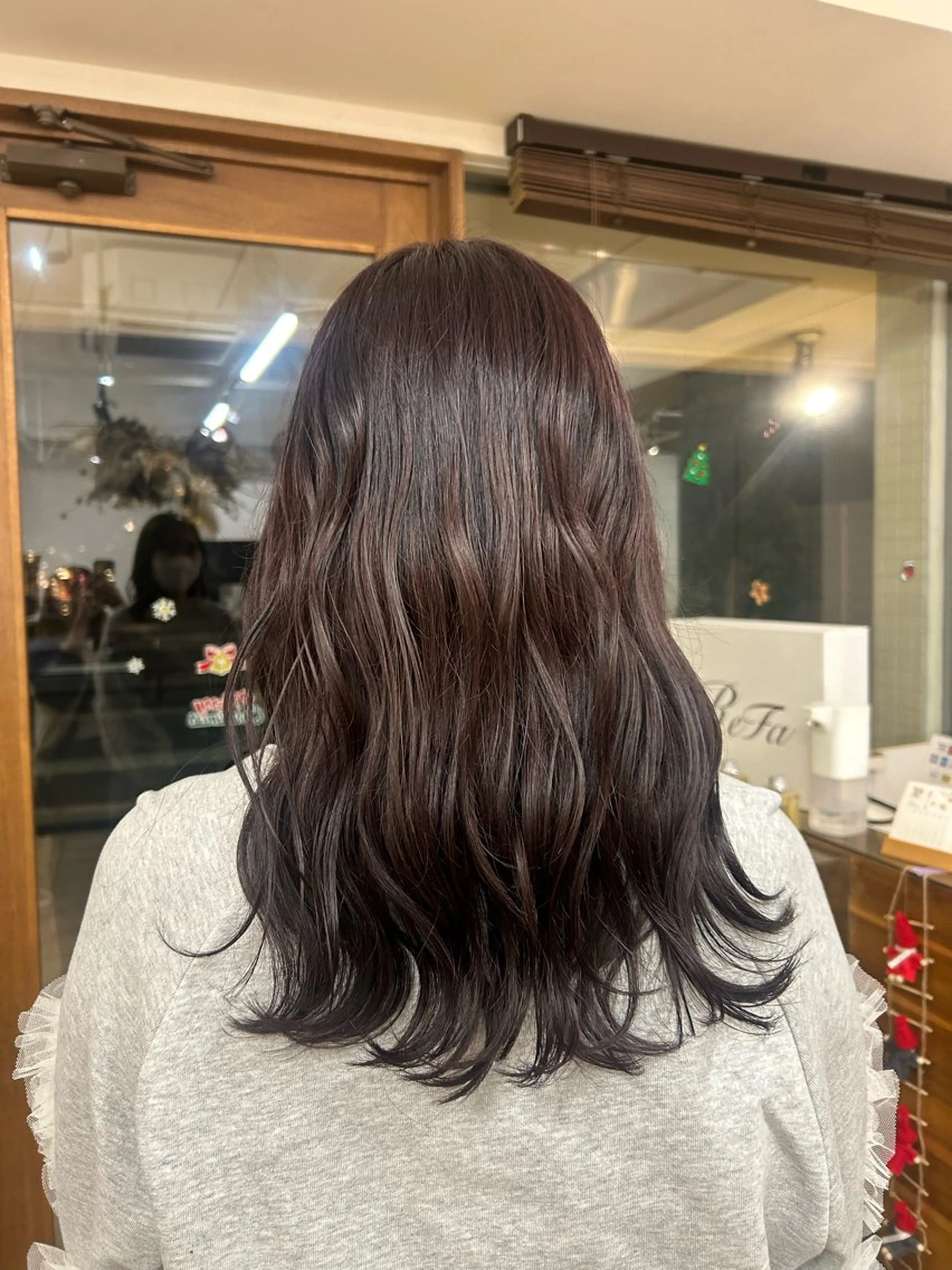 ロング カラー 谷岡 聖花のヘアスタイル