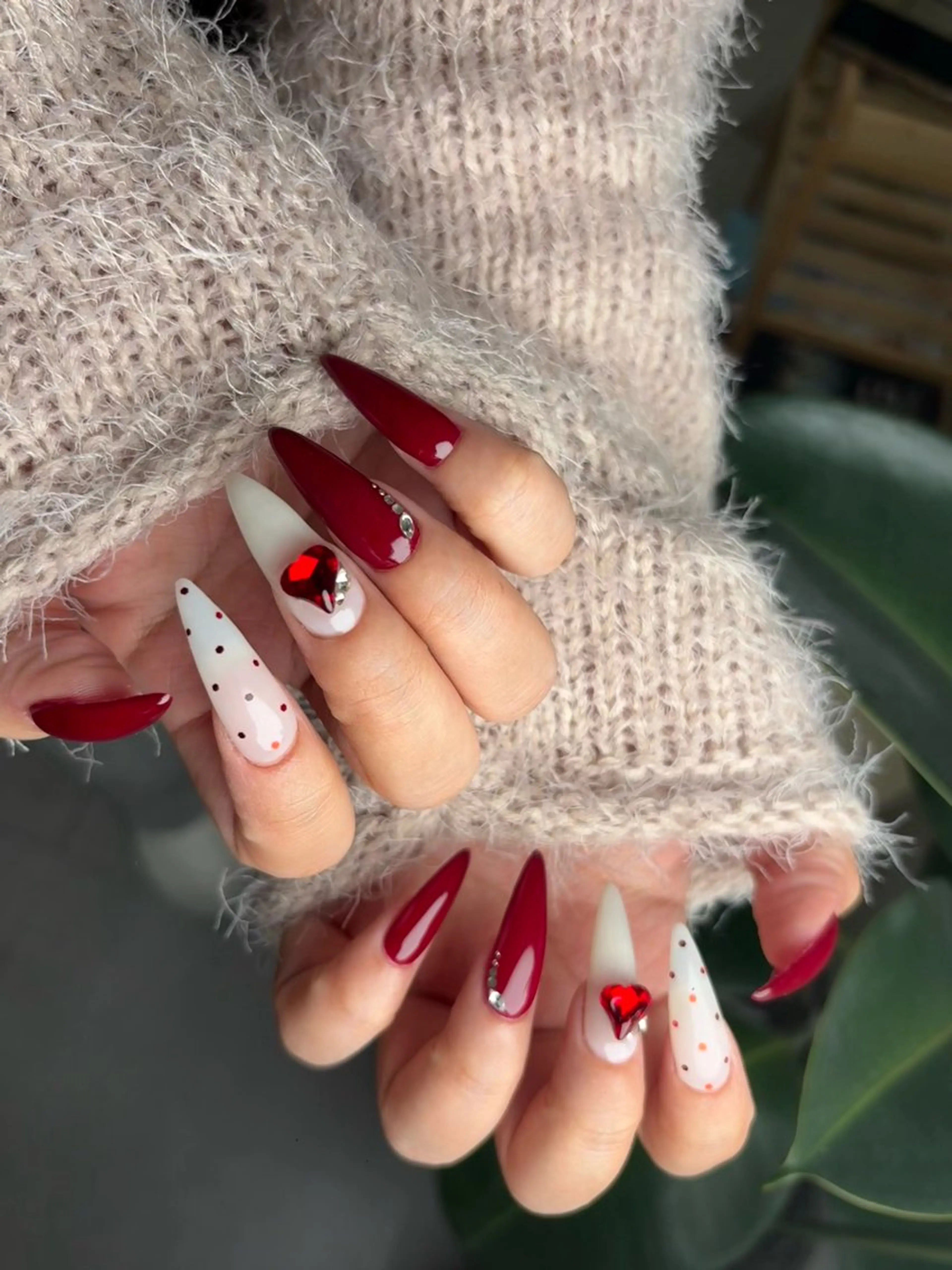 💝【チップ長さだし】持ち込みデザイン6本(6本以外はワンカラー/ラメグラデーションになります)の写真