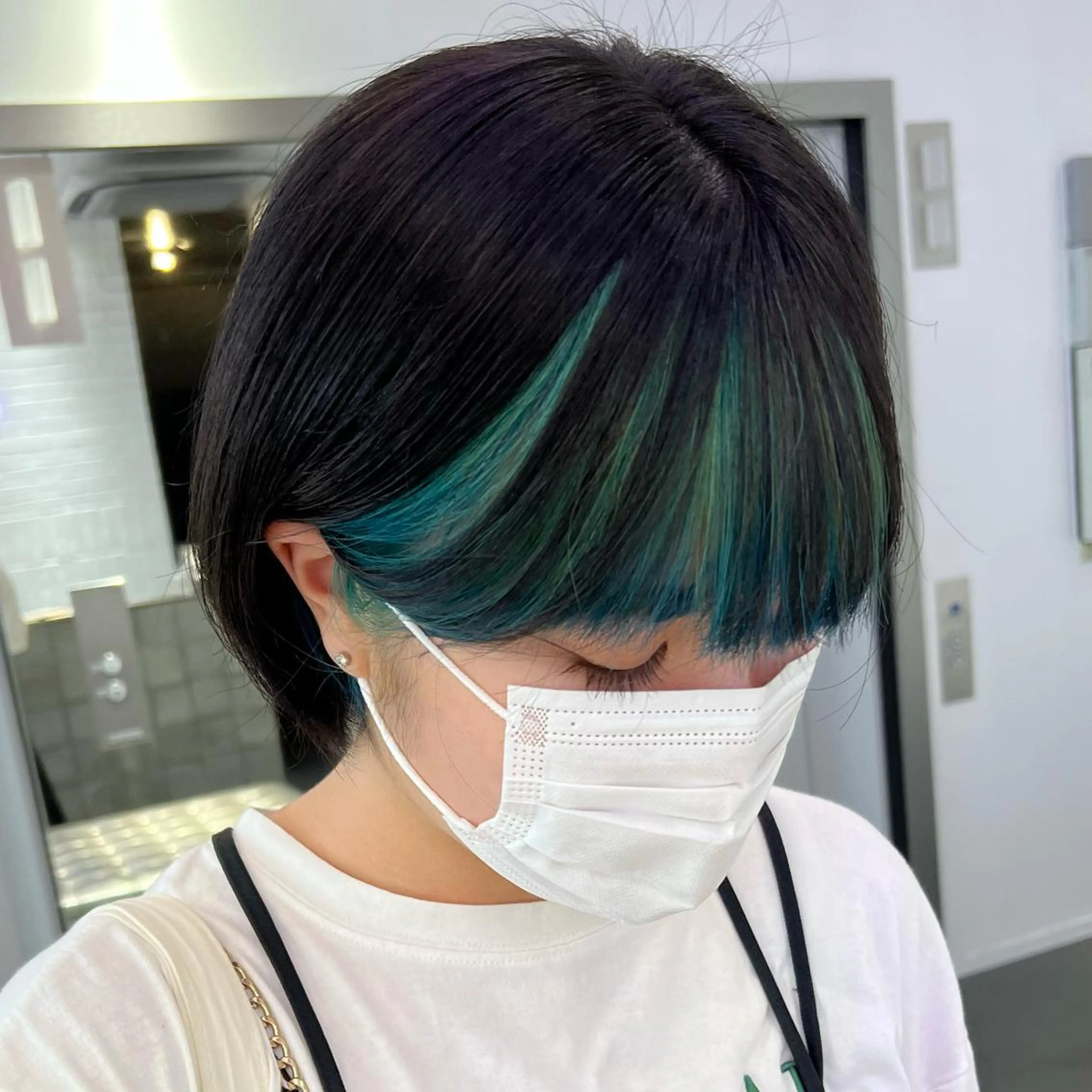 ショート カラー ヘアアレンジ 🌼動き×透明感🩵 ハイトーン/ナナのヘアスタイル