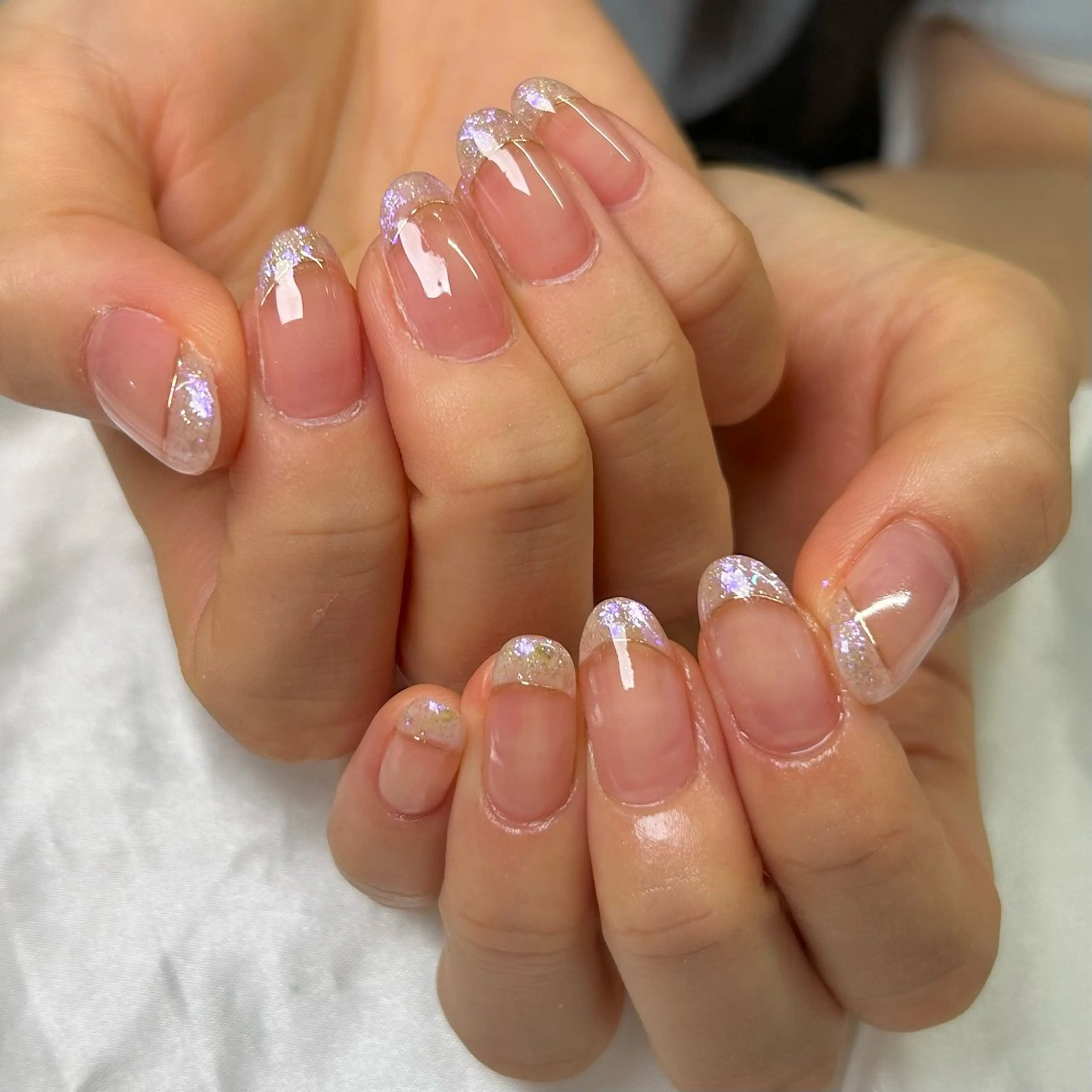 ネイル オーロラネイル フレンチネイル ミラーネイル ハンドネイル shine'an fuka🌿🫧のネイルデザイン