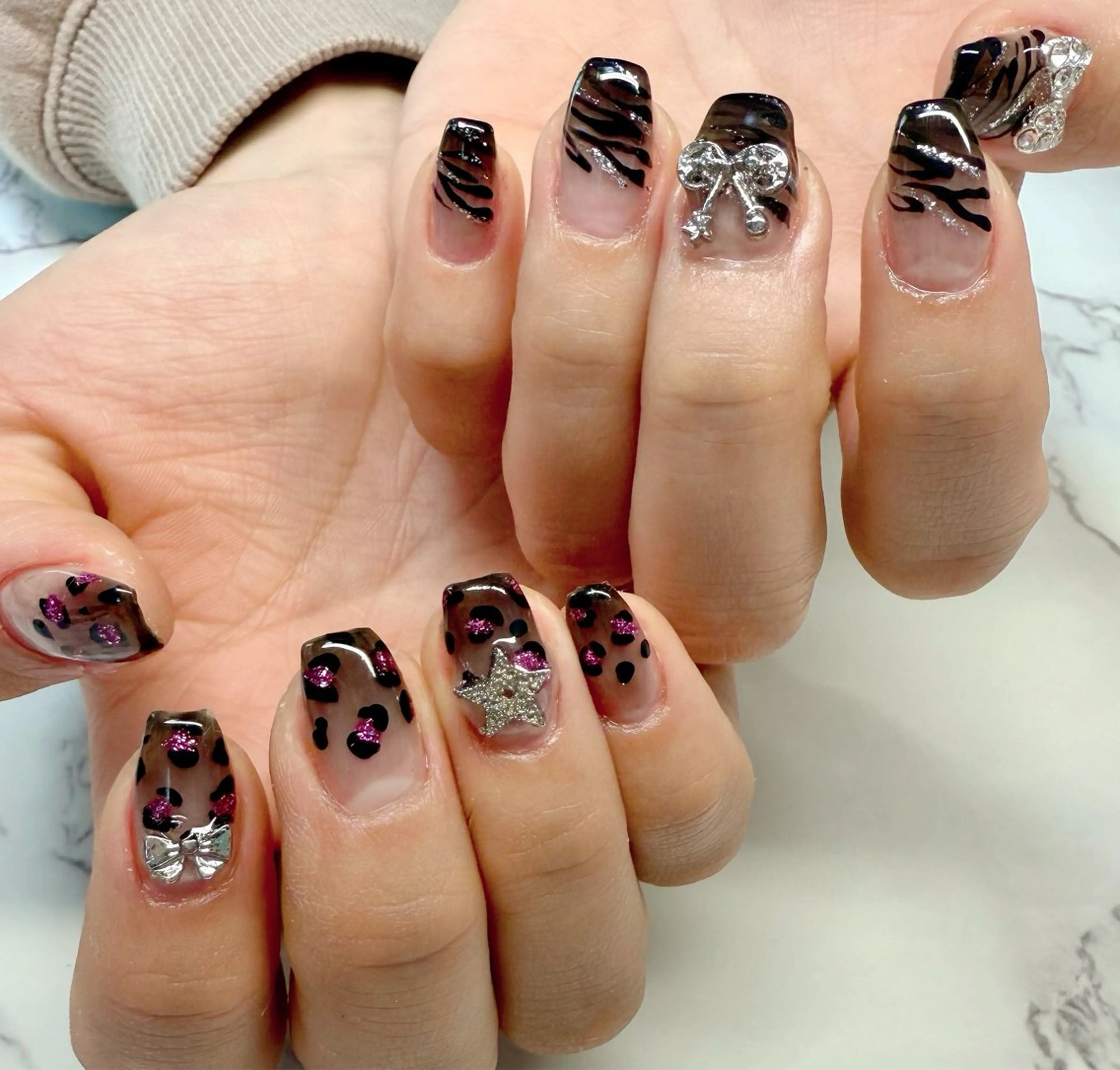 ネイル アニマル柄 アートネイル チークネイル フレンチネイル 氷ネイル・うるうるネイル M.N_ nailのネイルデザイン