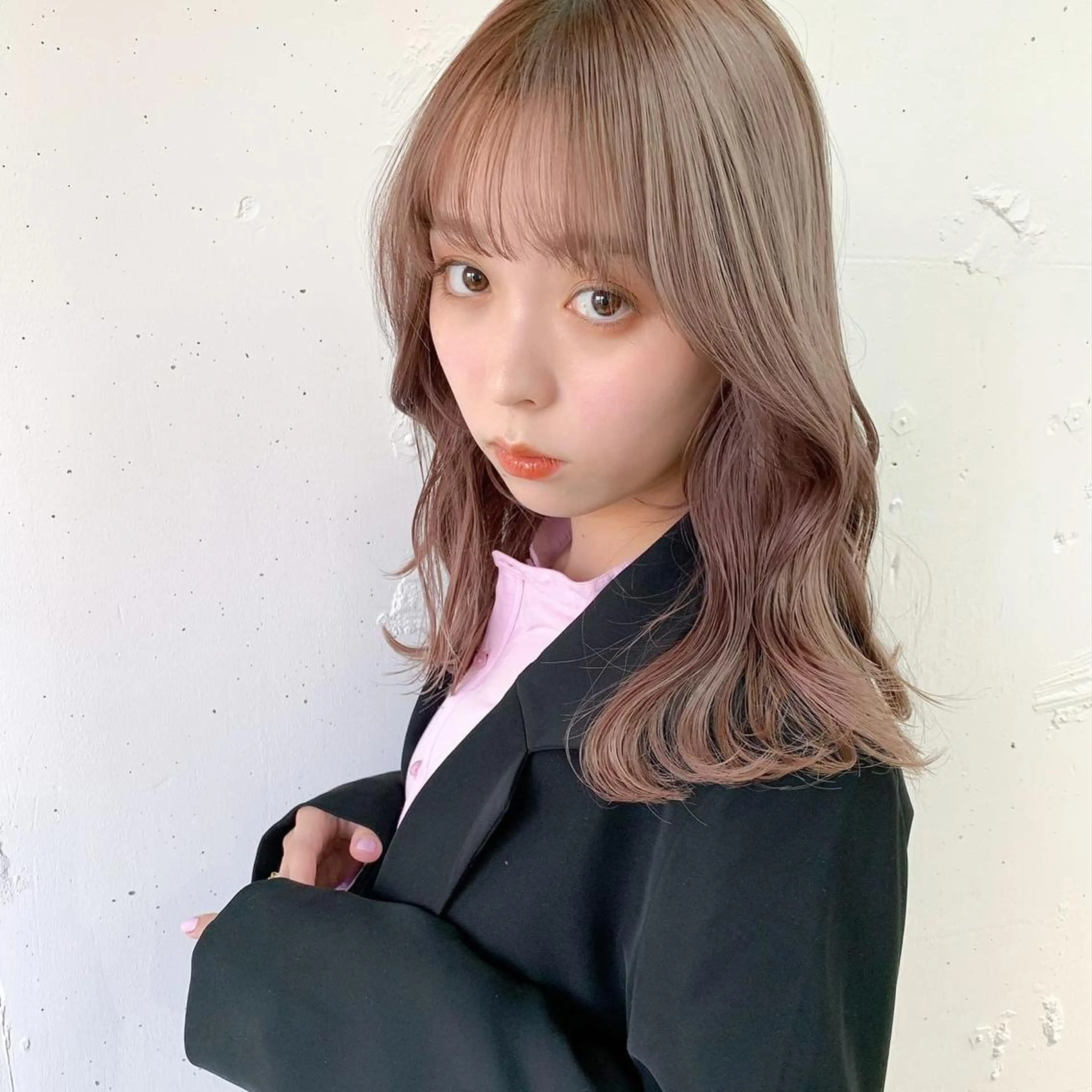 ミディアム カラー raika .のヘアスタイル