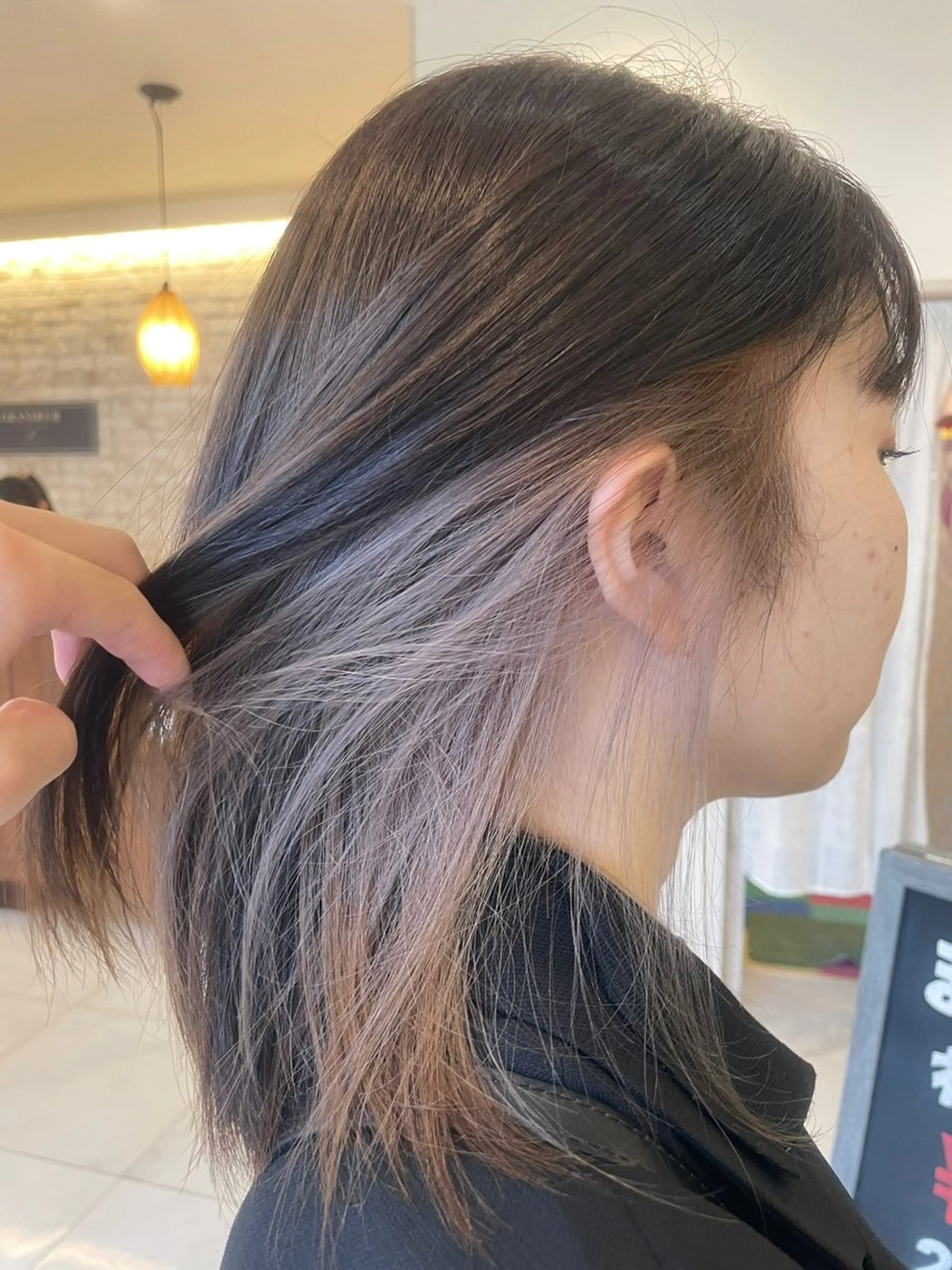 カラー ベージュカラー ブリーチ GRANDEUR焼津 村越 捺稀のヘアスタイル