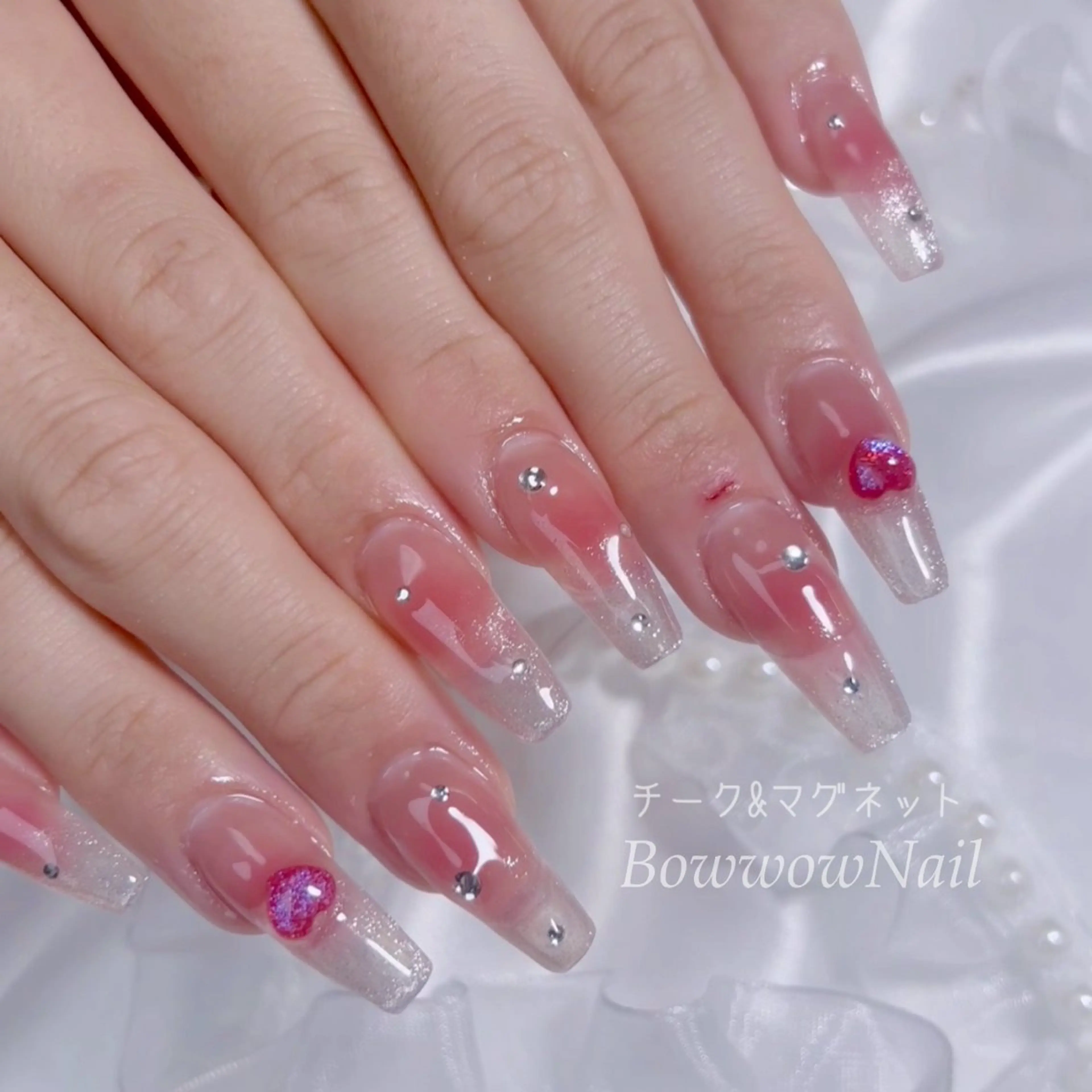 ネイル チークネイル 韓国ネイル マグネットネイル ピンク シンプルネイル ハンドネイル Bow wow Nail さや🧸のネイルデザイン
