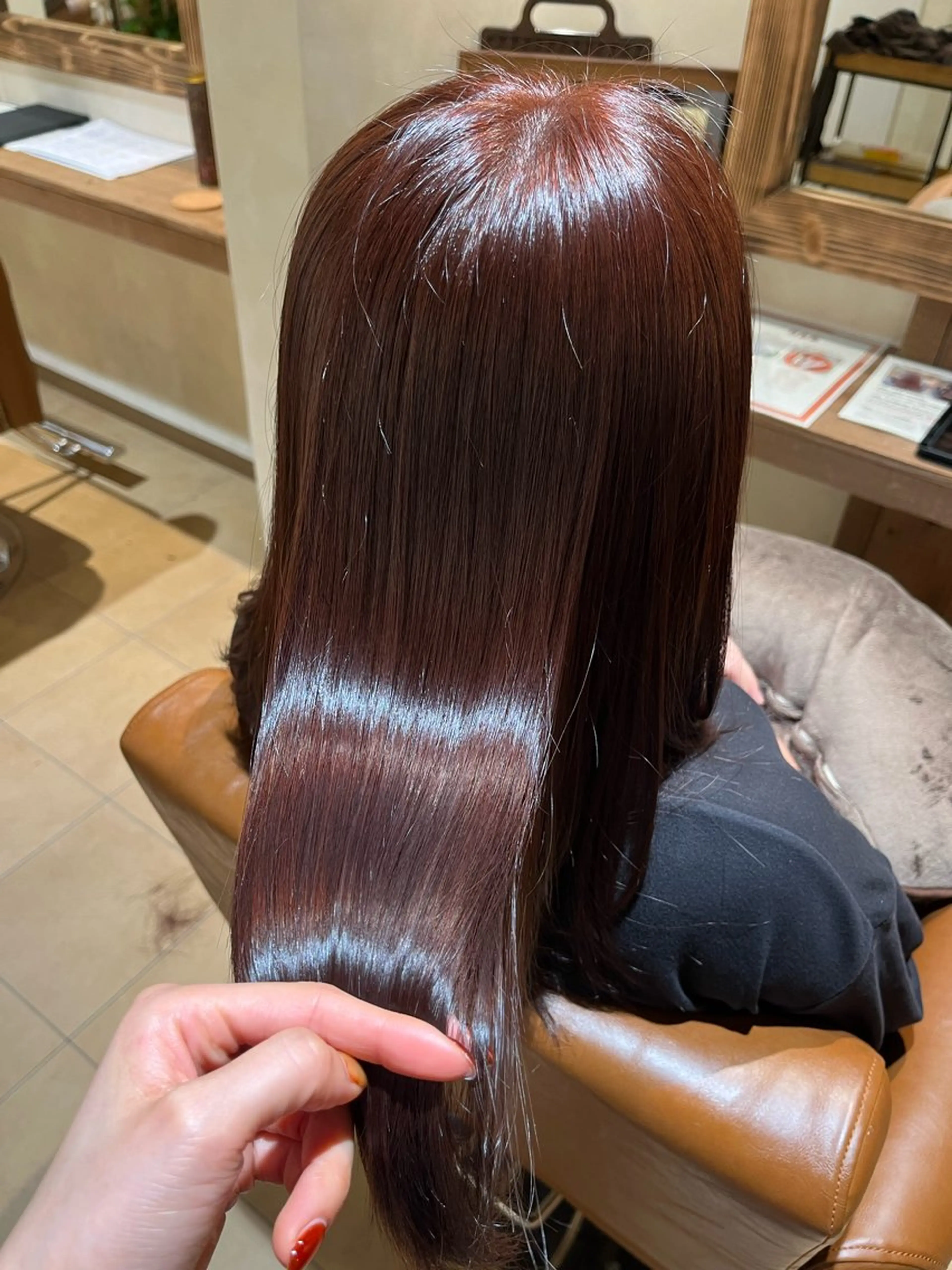 セミロング カラー レッドカラー カット ヘアカラー end roll りんのヘアスタイル