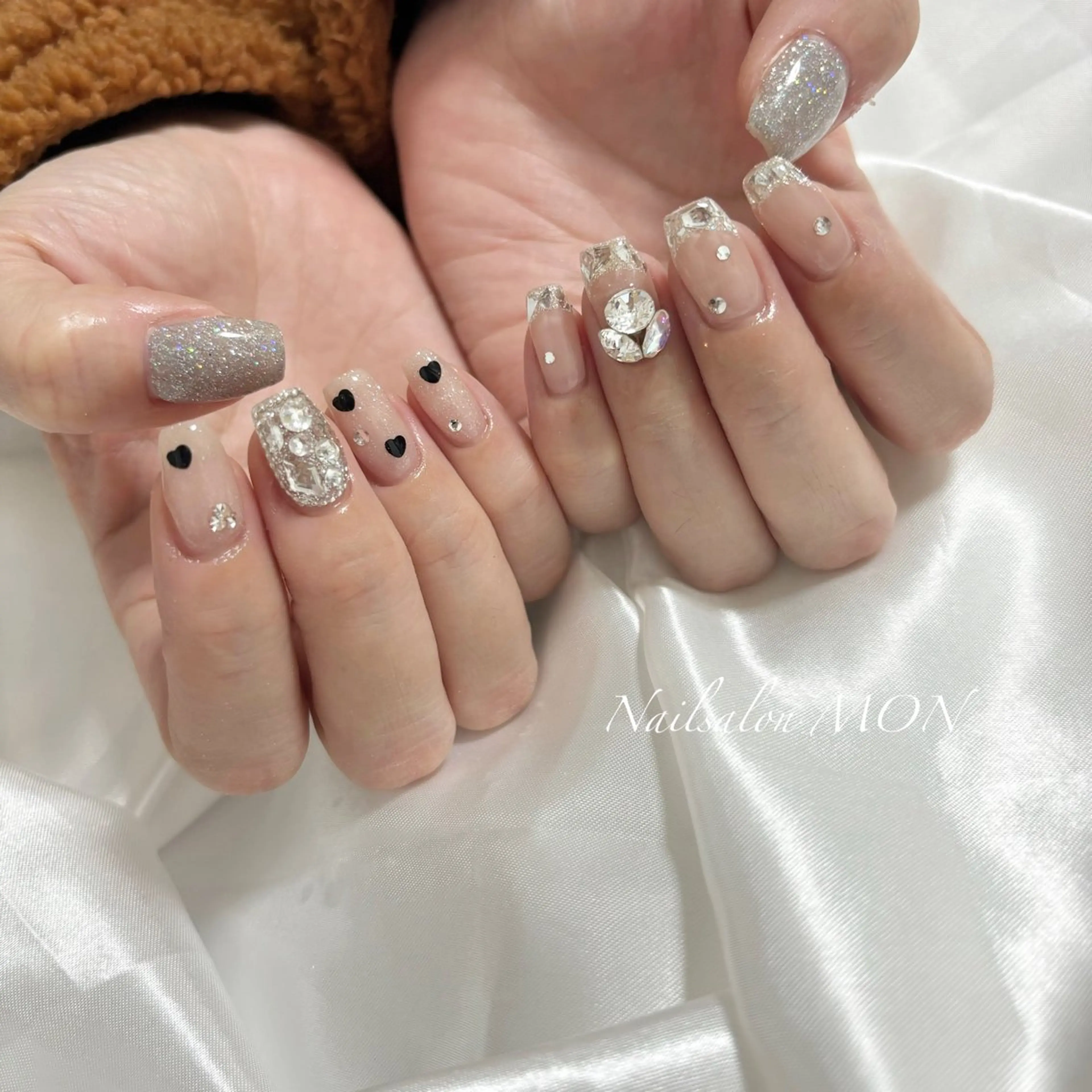 ネイル ストーンネイル ハンドネイル Nailsalon MONのネイルデザイン
