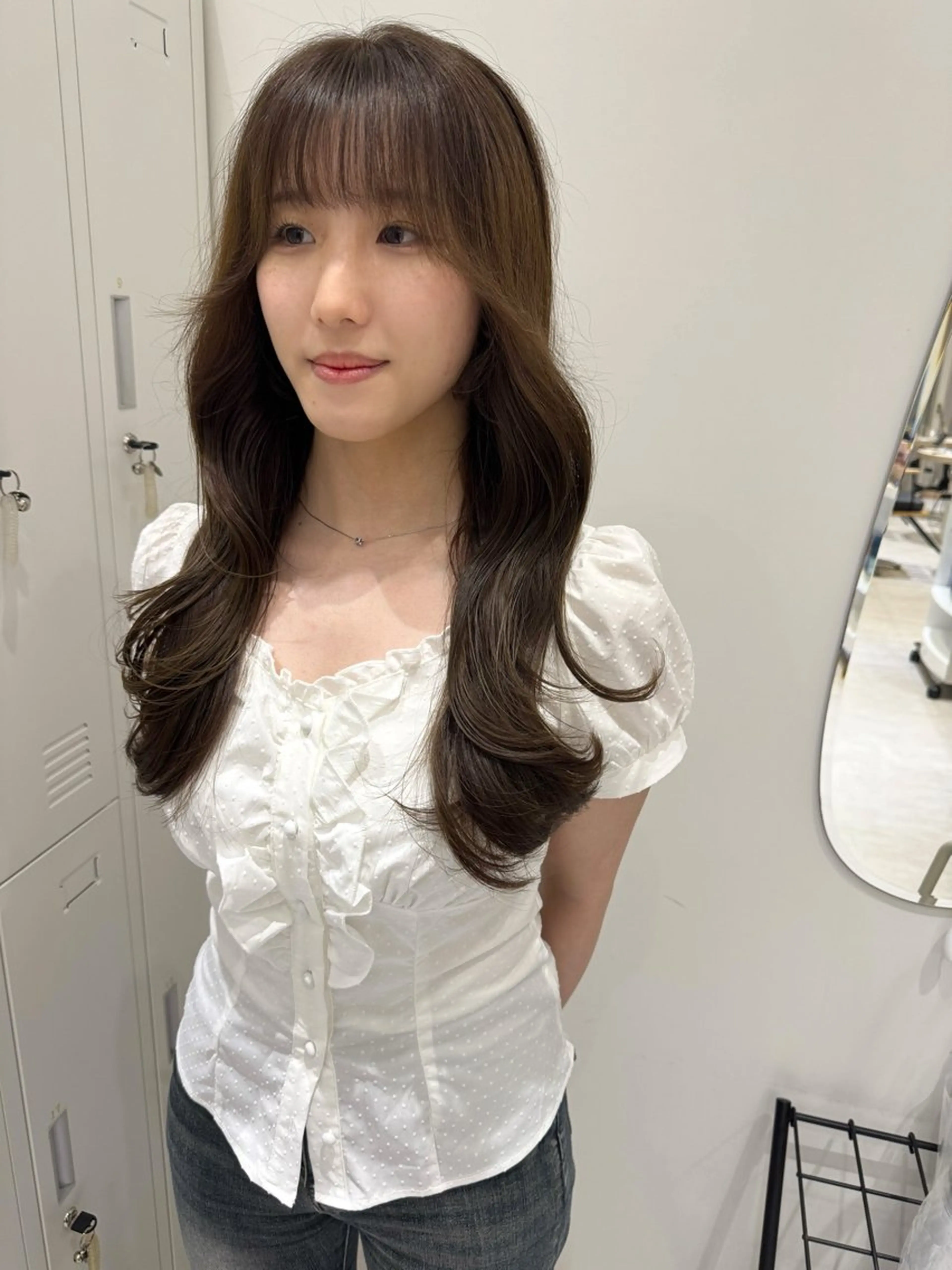 ロング カラー グレージュ オリーブグレージュ オリーブグレー 顔周りカット レイヤーカット カット ヘアカラー トリートメント 透け 艶感カラー齊木 勇人のヘアスタイル