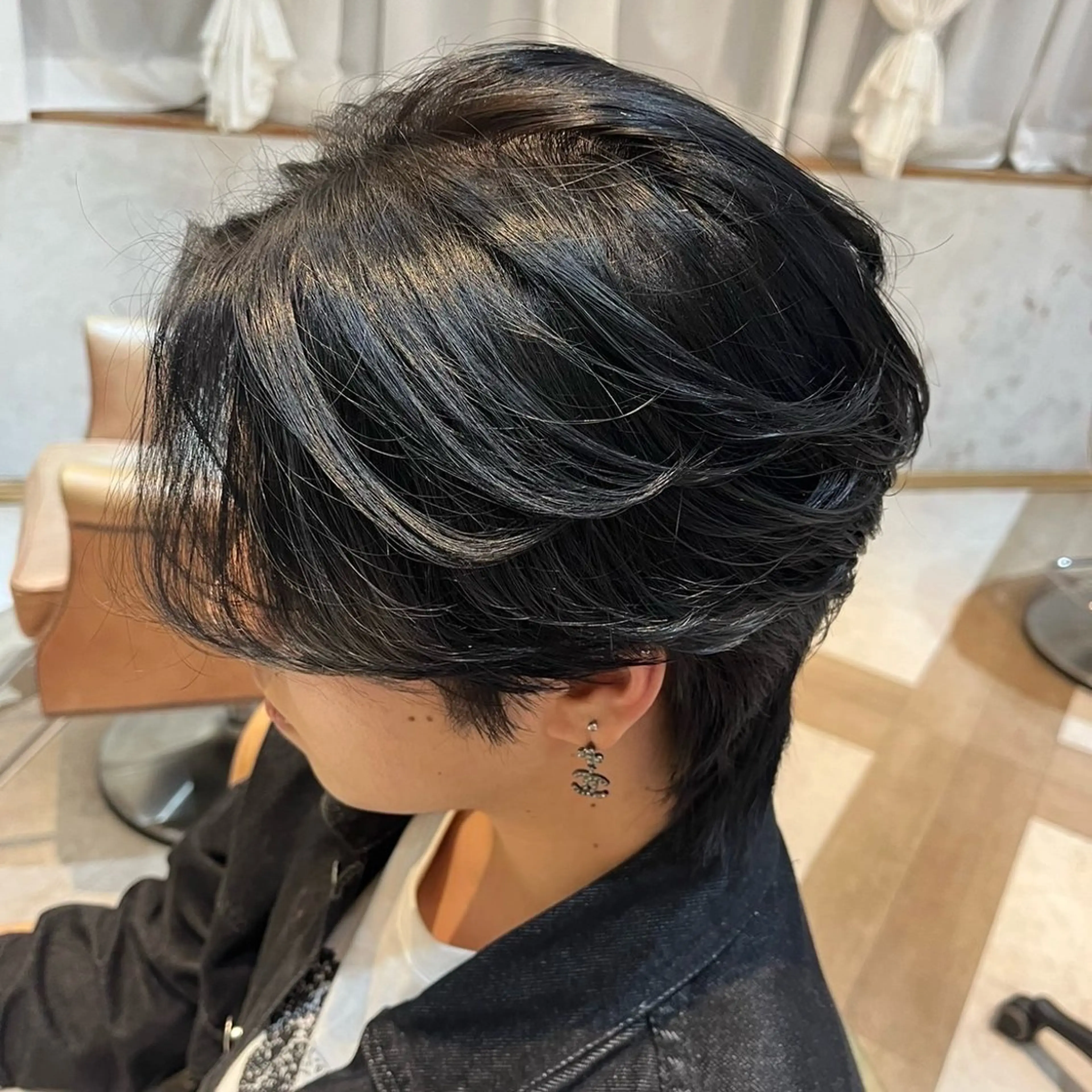 カラー メンズ メンズ韓国風 黒髪 ブルーカラー ブルーブラック 棚瀬 寧麻のヘアスタイル