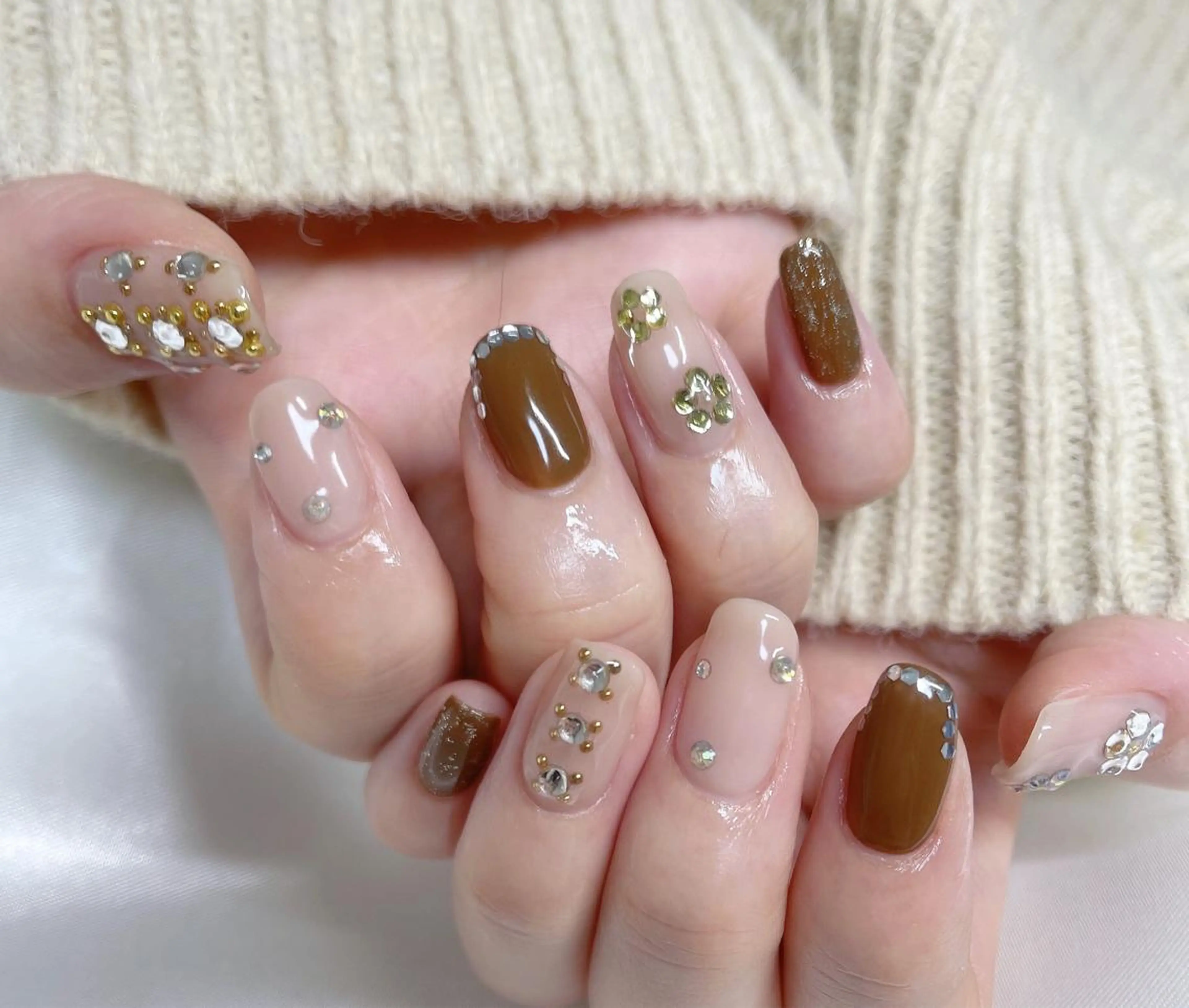 ネイル ストーンネイル ハンドネイル nailsalon SANANAILのネイルデザイン