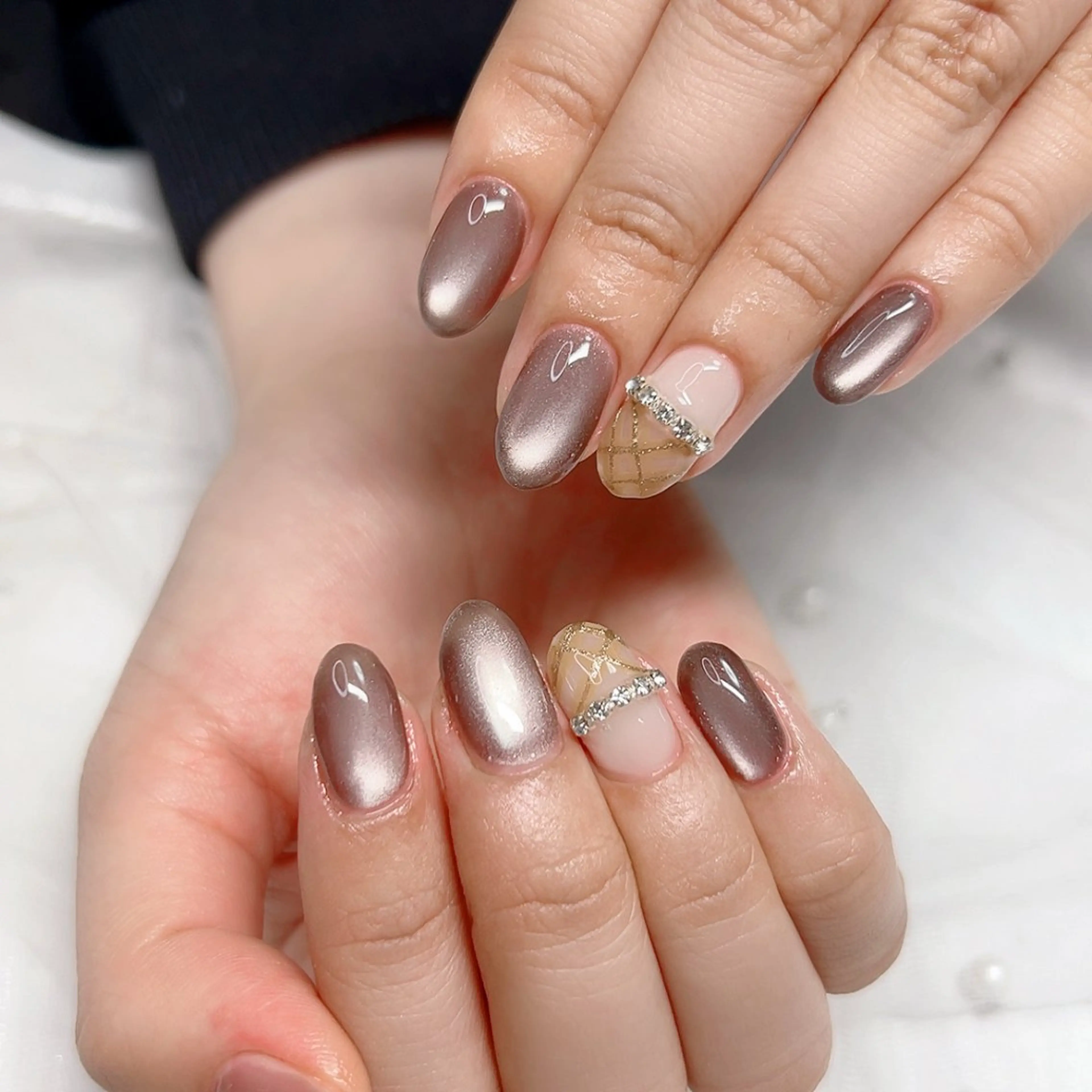 ネイル オーロラネイル ミラーネイル オフィスネイル ワンカラーネイル シンプルネイル ハンドネイル Cute Tips nailのネイルデザイン