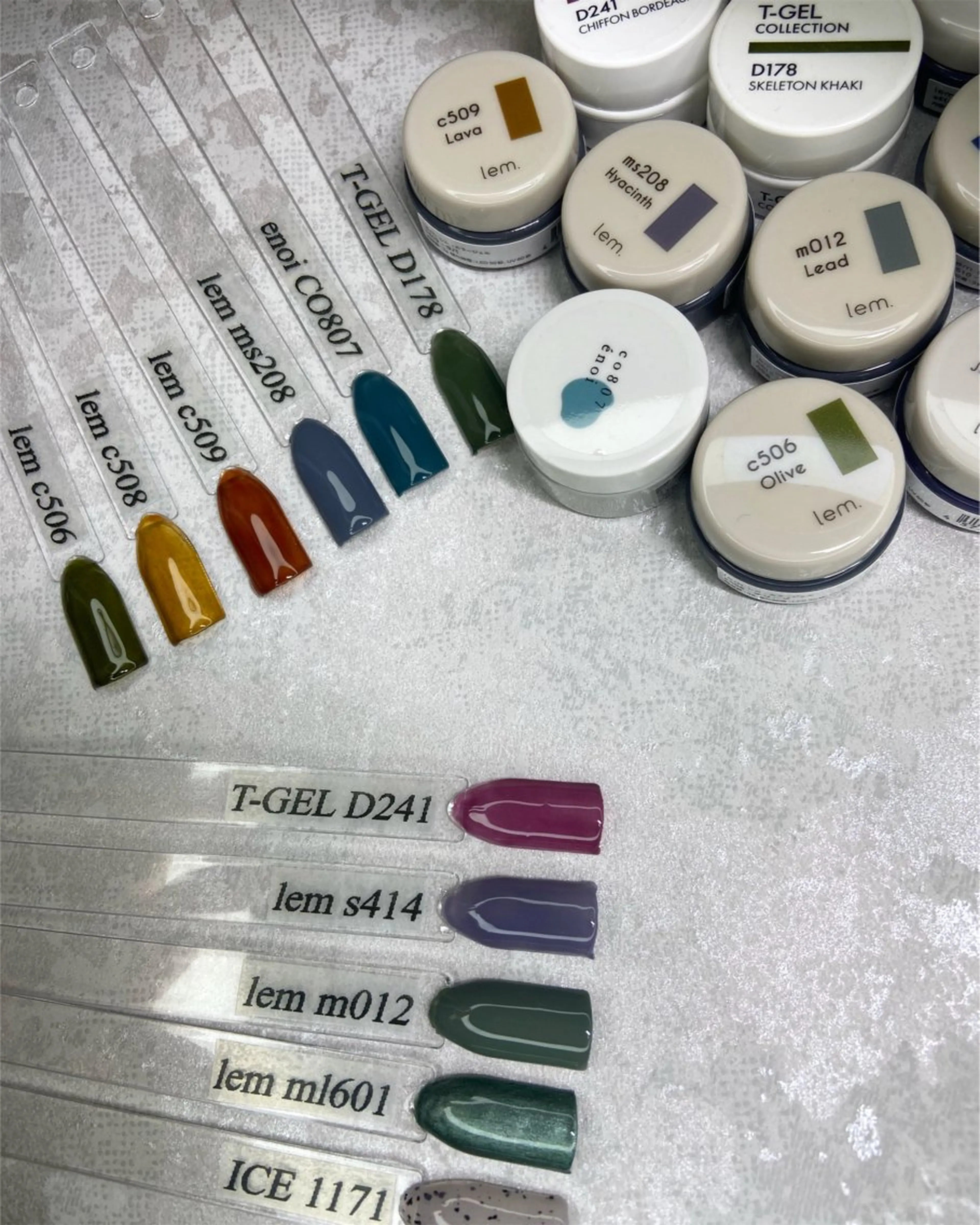 ネイル ワンカラーネイル 冬ネイル nail_ kinaのネイルデザイン