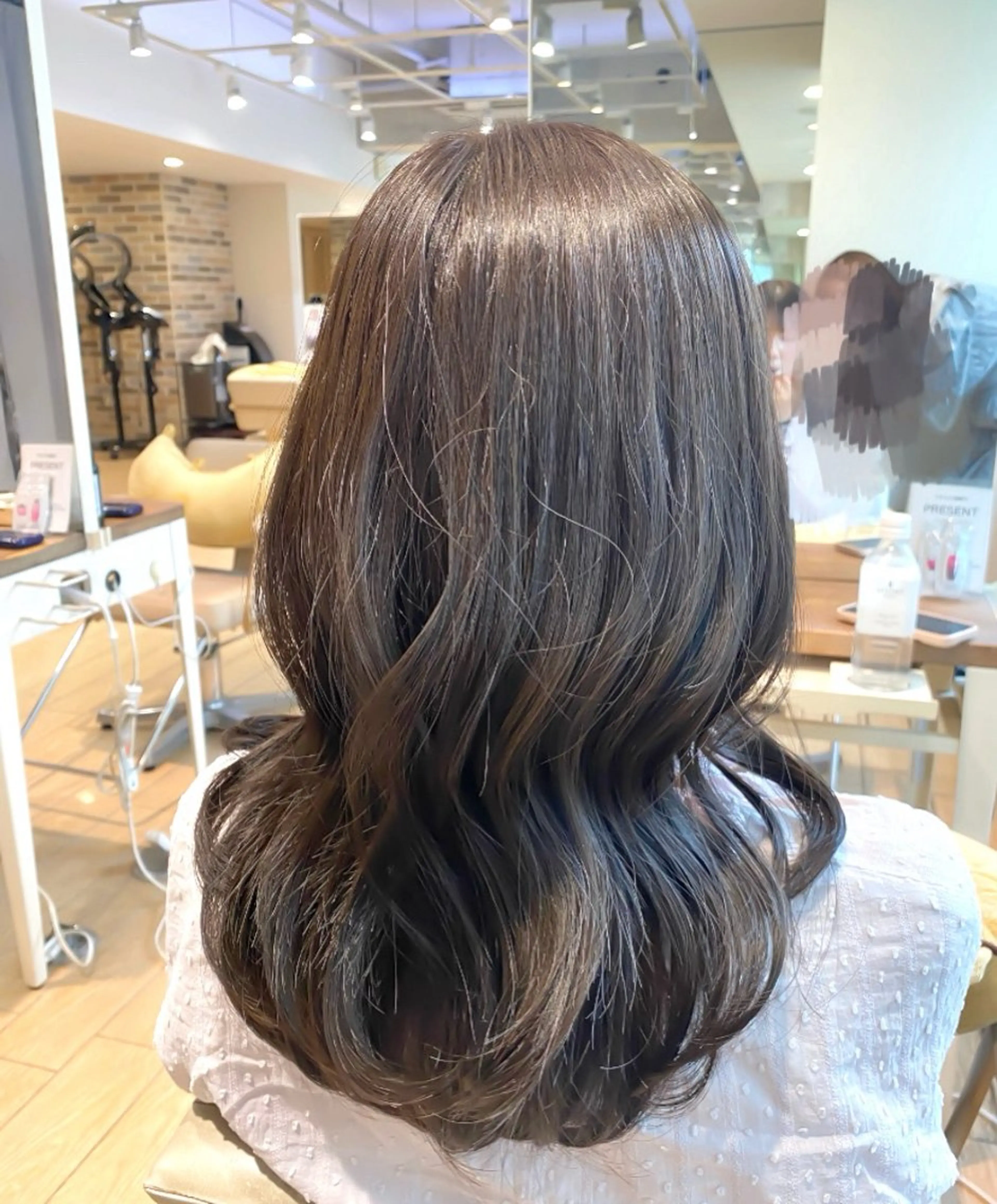 ミディアム カラー ヘアアレンジ カット ヘアカラー トリートメント RIHO/愛されモテ /透明感カラーのヘアスタイル