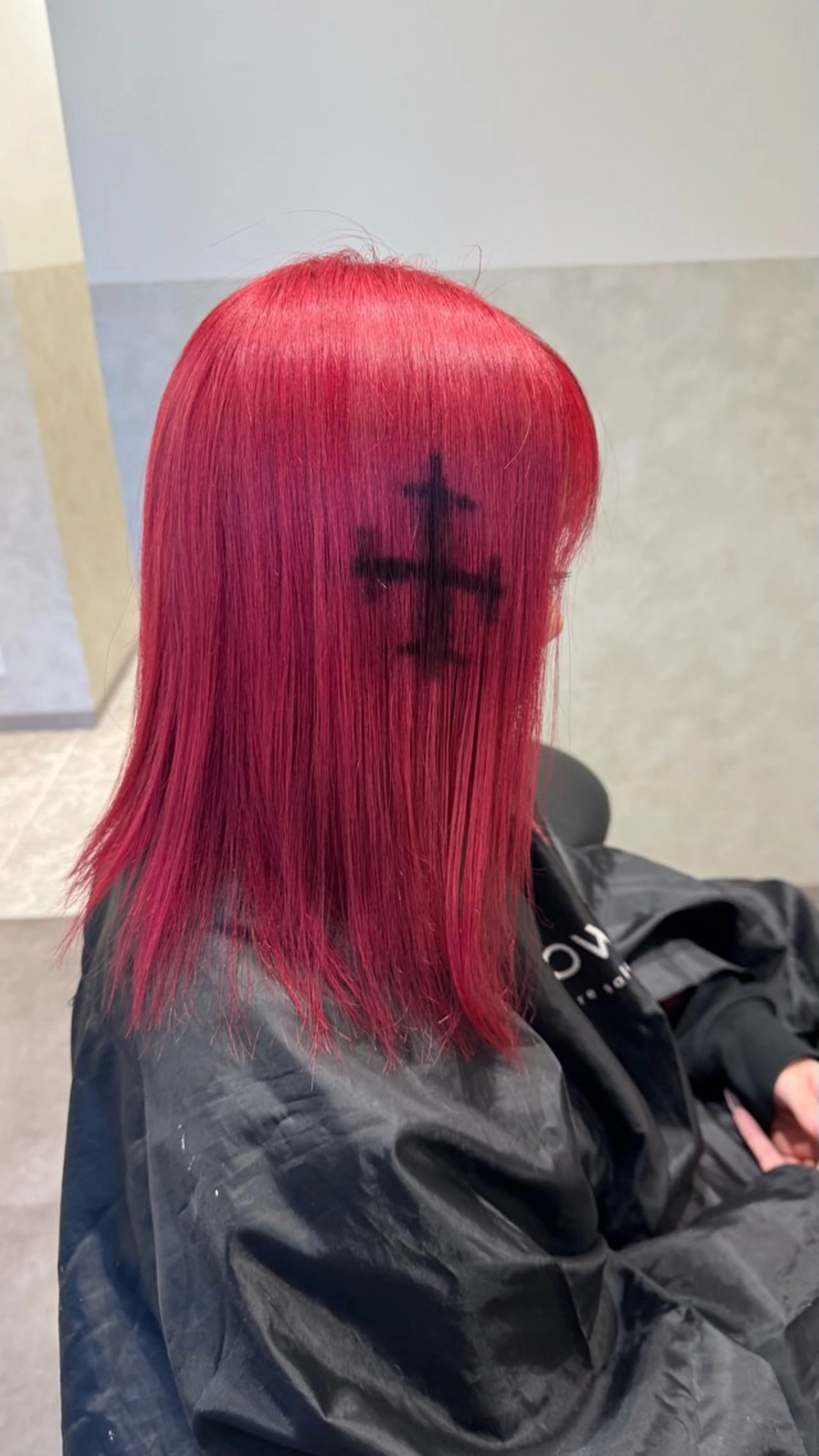 ロング カラー バレイヤージュ ミストバング ベージュカラー ブリーチ 抜きっぱなしブロンド カット ヘアカラー トリートメント SALOWIN札幌大通り所属・札幌ハイトーン/ ブリーチカラー/ドイのヘアスタイル